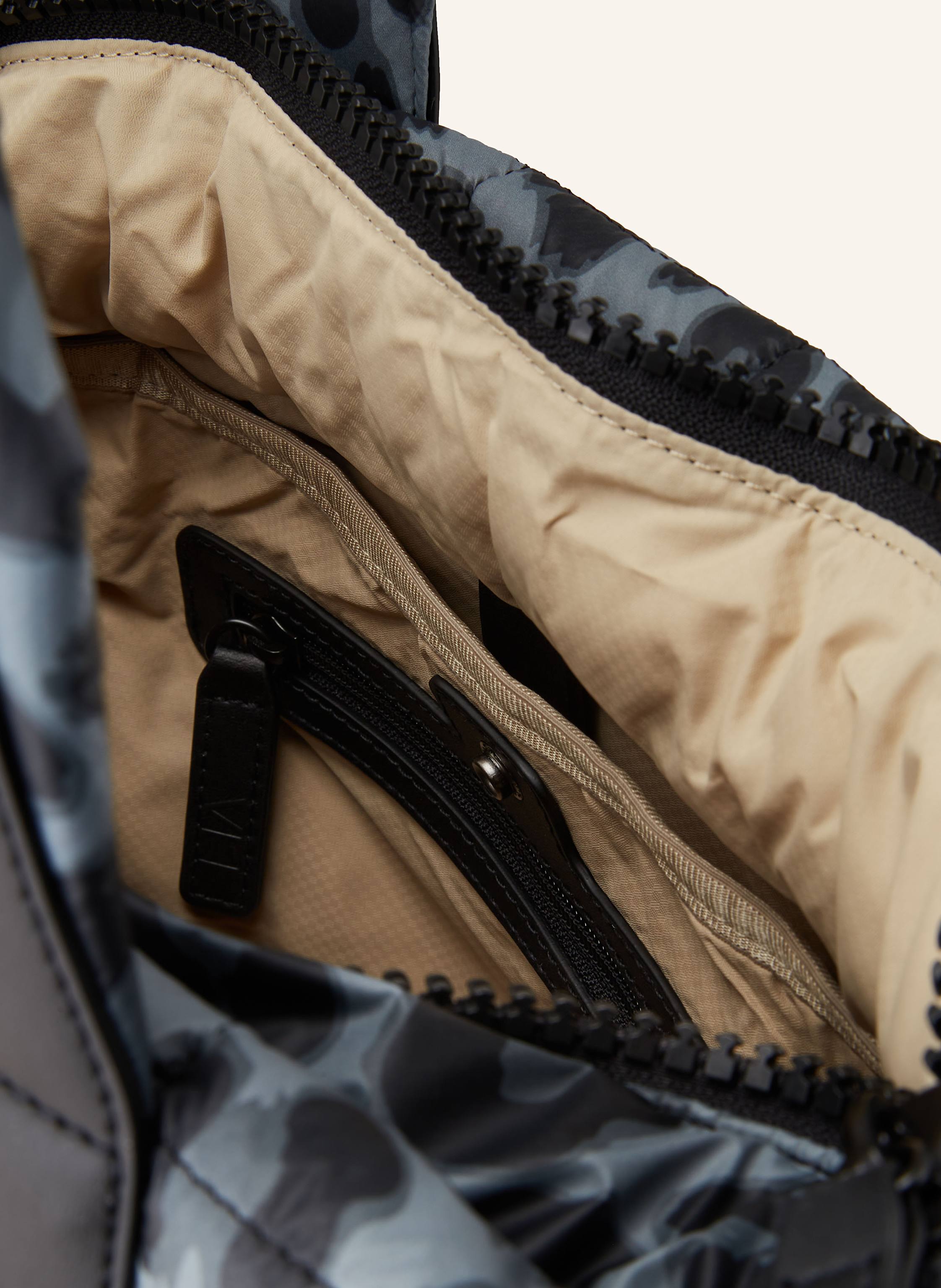 Thumbnail - Vee Collective Shopper Porter Tote Small Mit Pouch grau