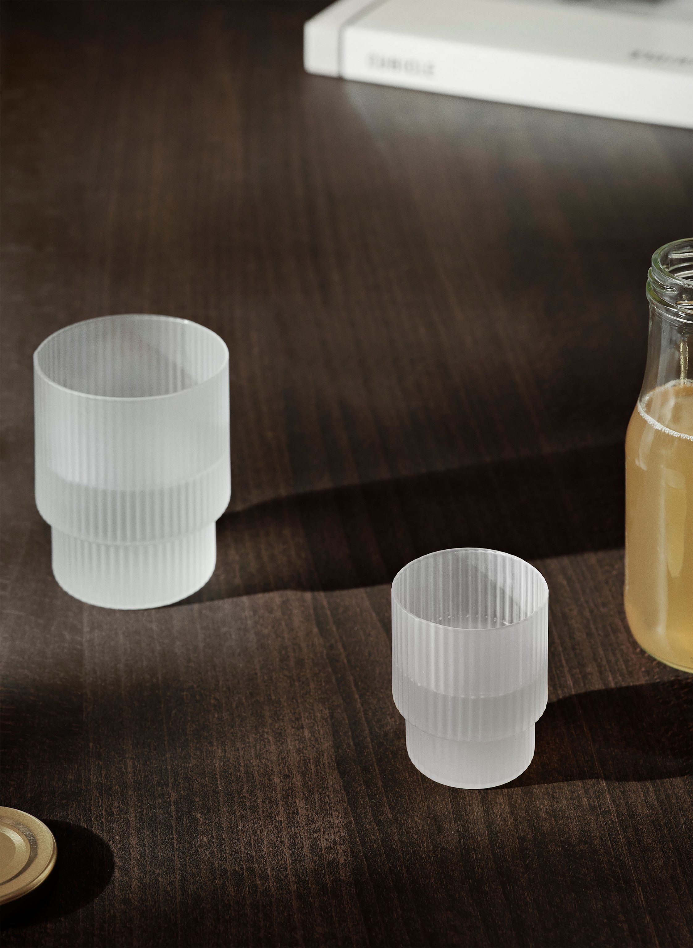 Thumbnail - Ferm Living 4er-Set Trinkgläser Ripple weiss