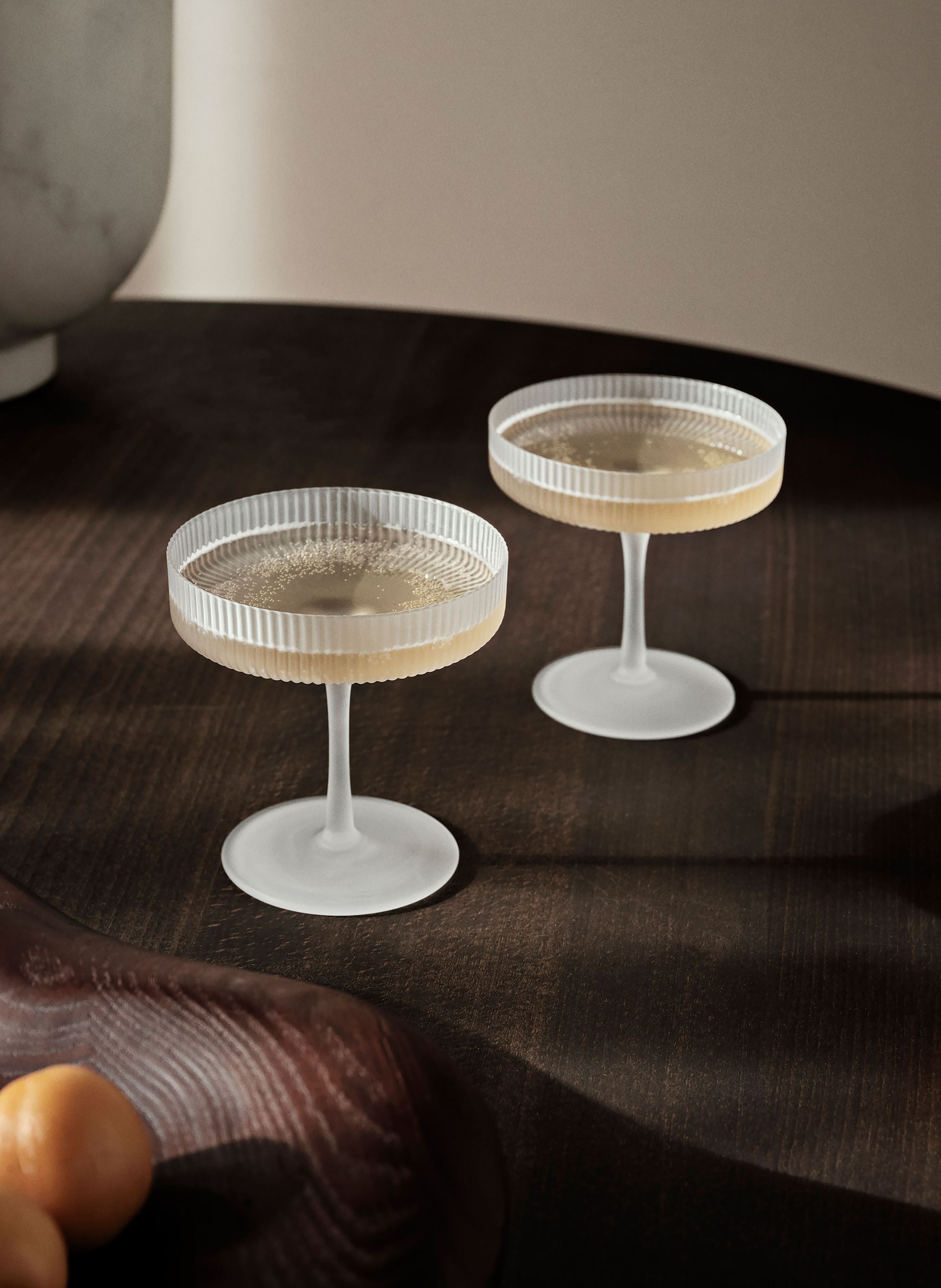 Thumbnail - Ferm Living 2er-Set Champagnergläser Ripple weiss