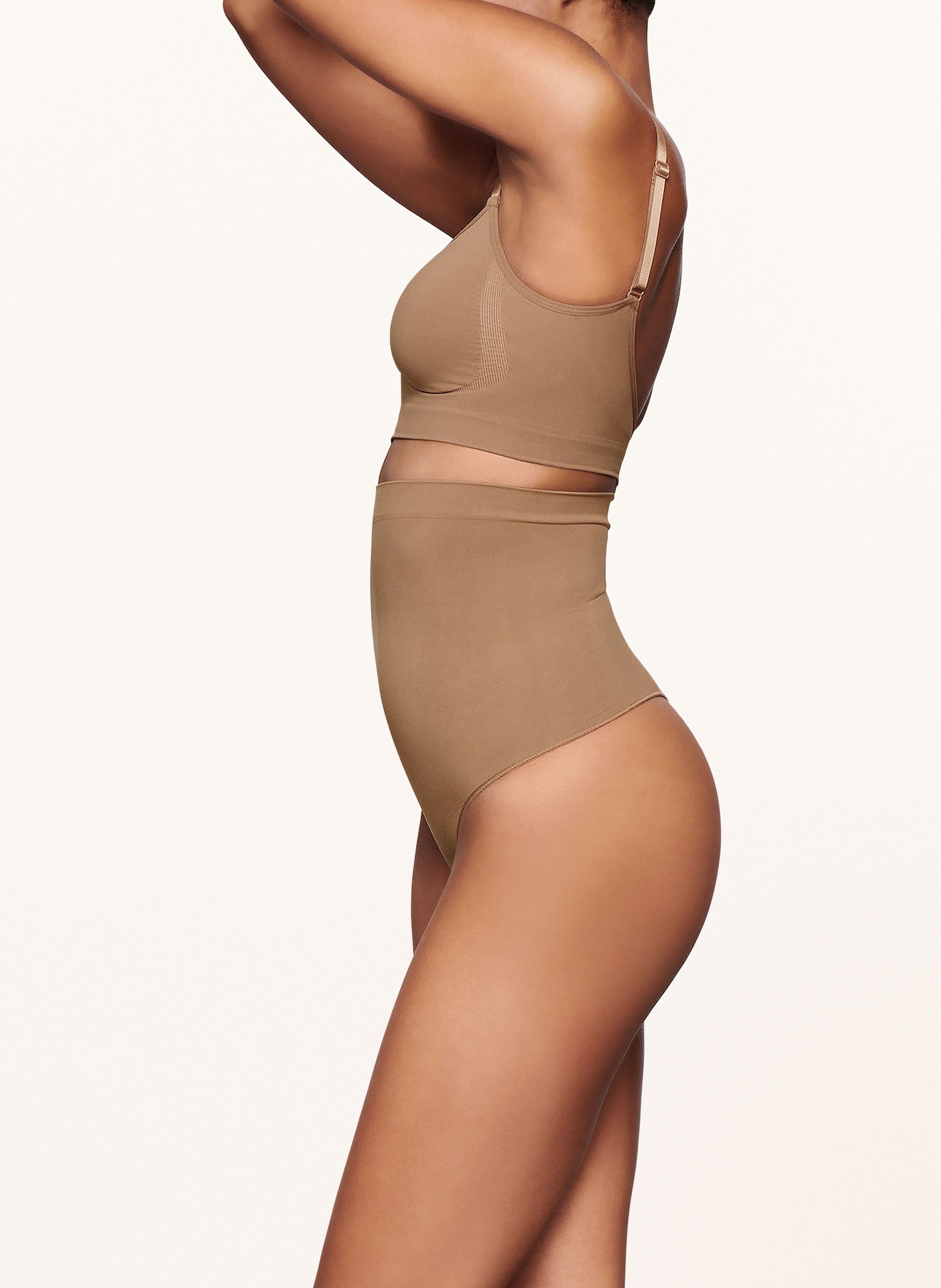 Thumbnail - Skims Shape-String Seamless Sculpt beige