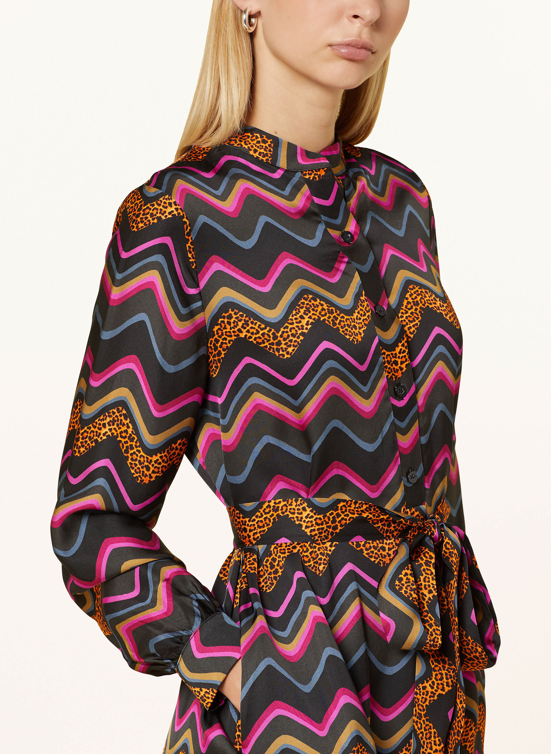 Thumbnail - Miss Goodlife Satinkleid grau