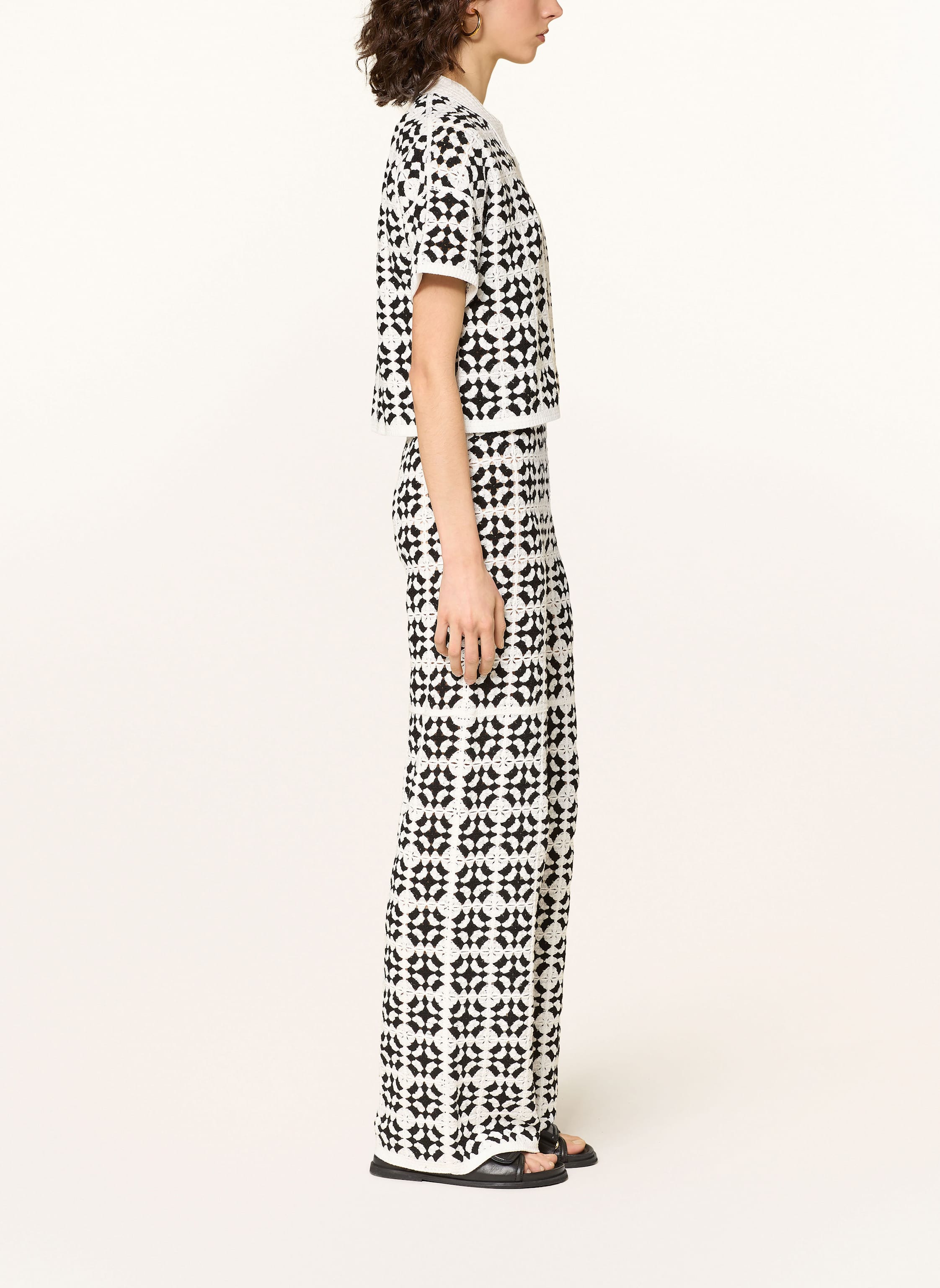 Thumbnail - Mrs & Hugs Häkelhose schwarz