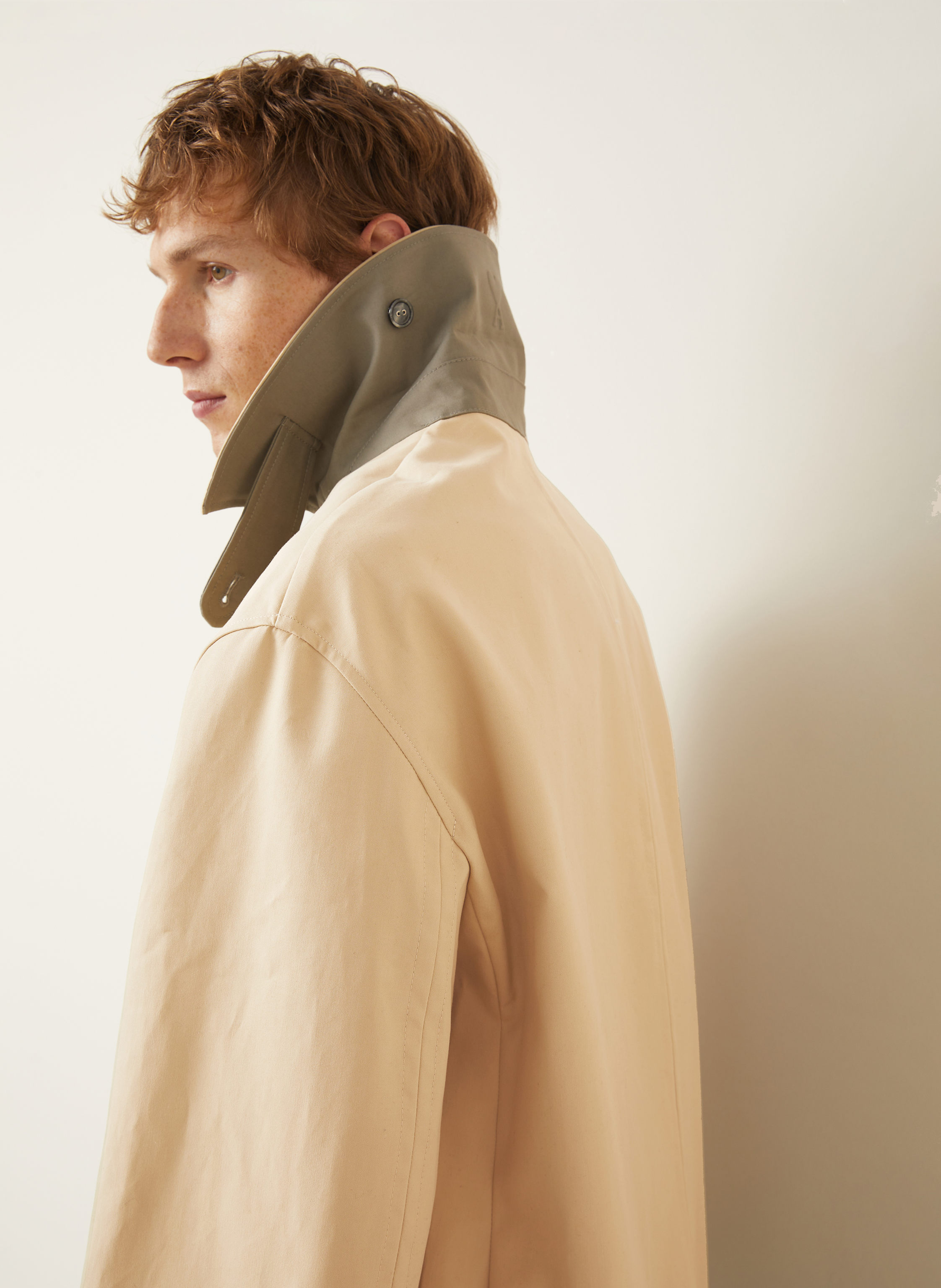 Thumbnail - Ami Paris Jacke beige