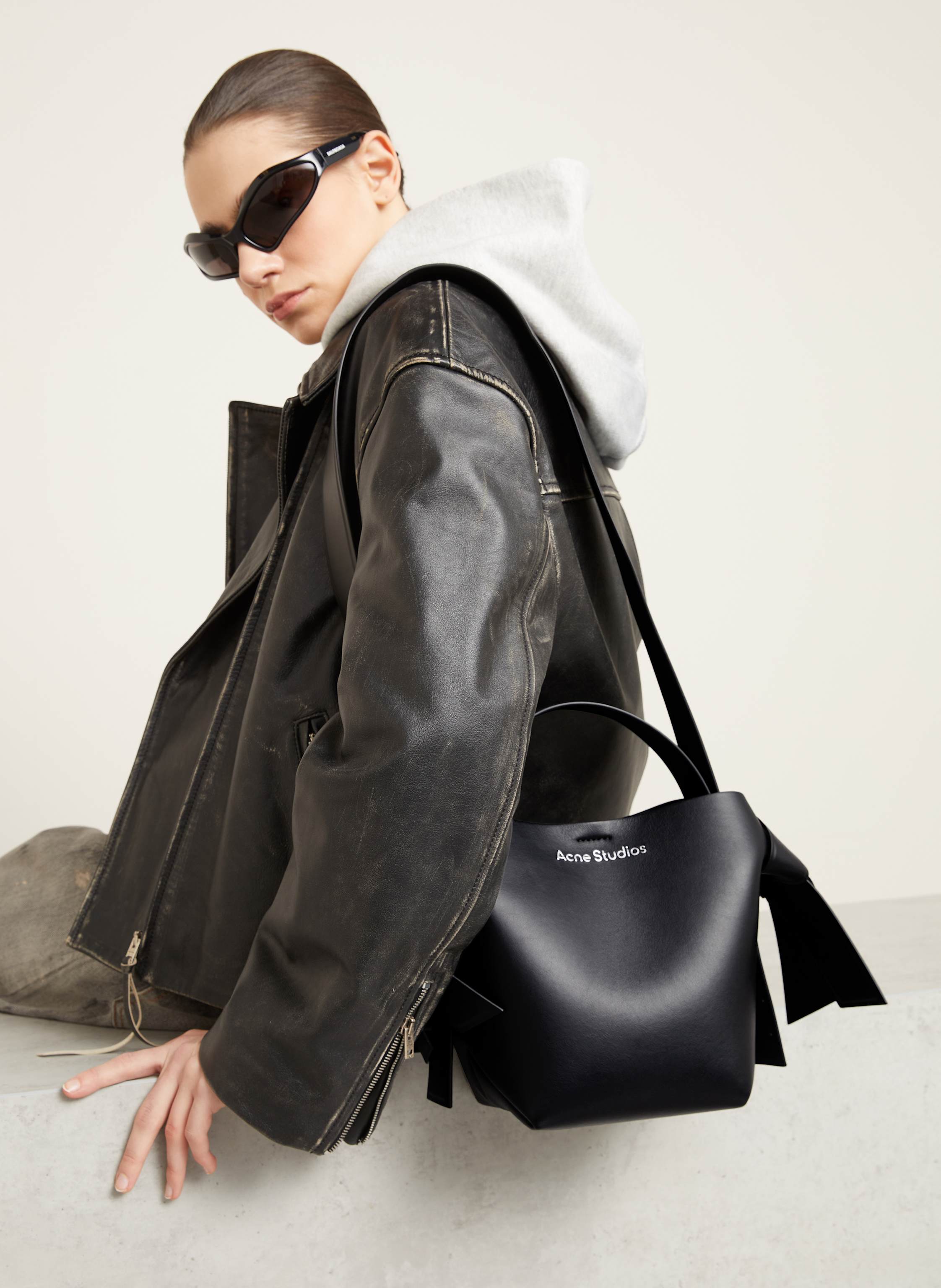 Thumbnail - Acne Studios Umhängetasche beige