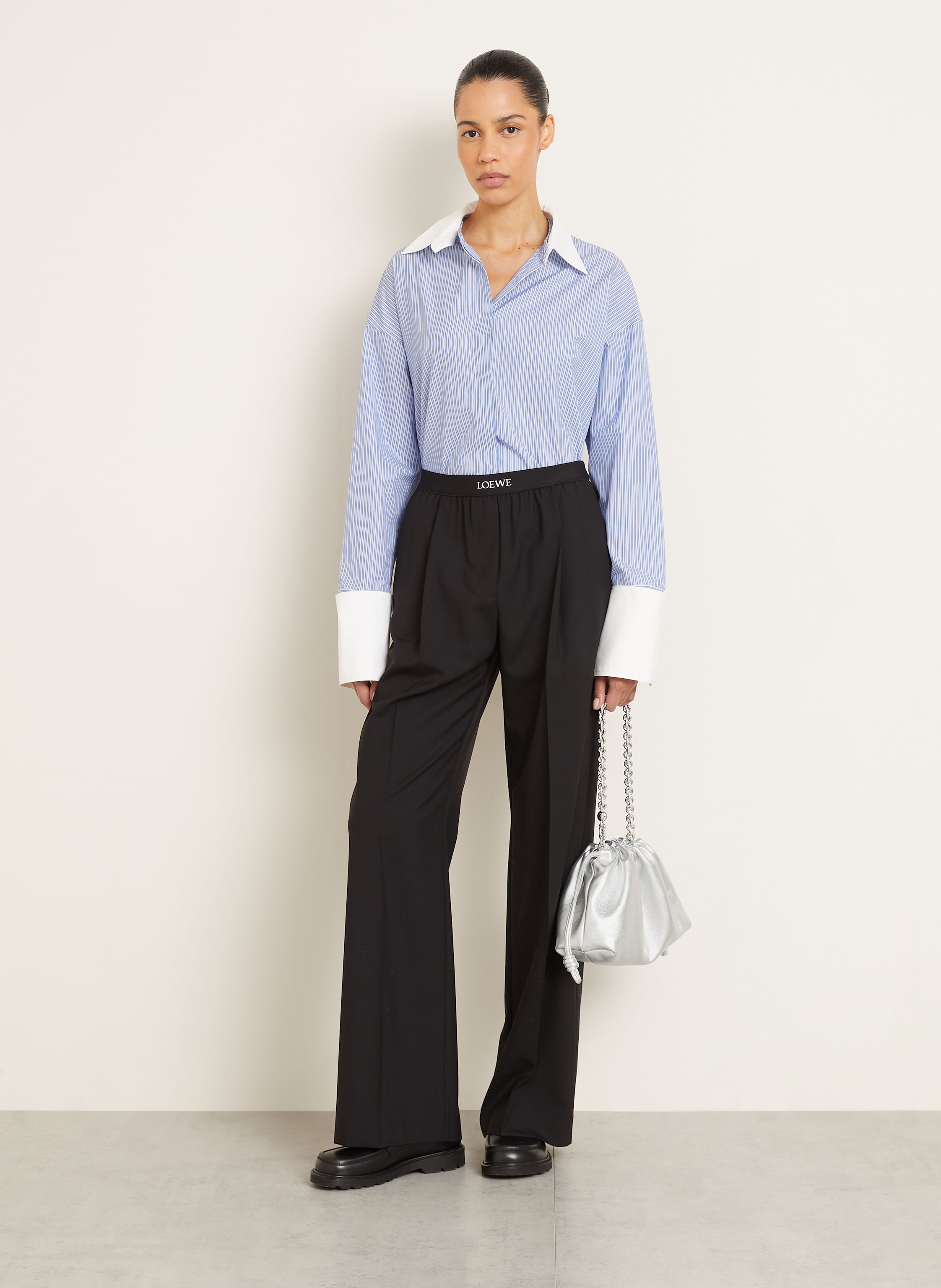 Thumbnail - Loewe Schultertasche Flamenco silber
