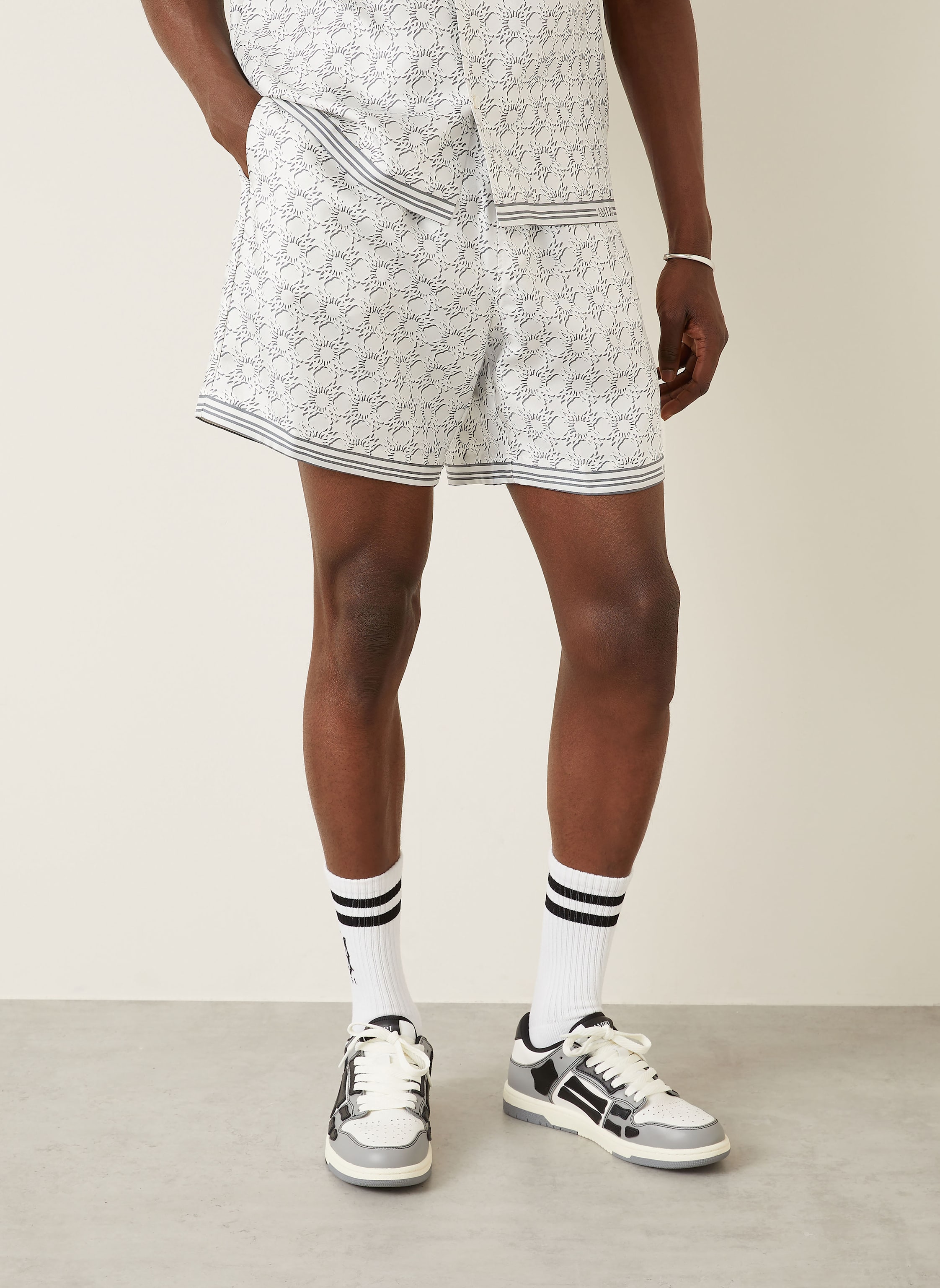 Thumbnail - Amiri Seidenshorts Quad grau