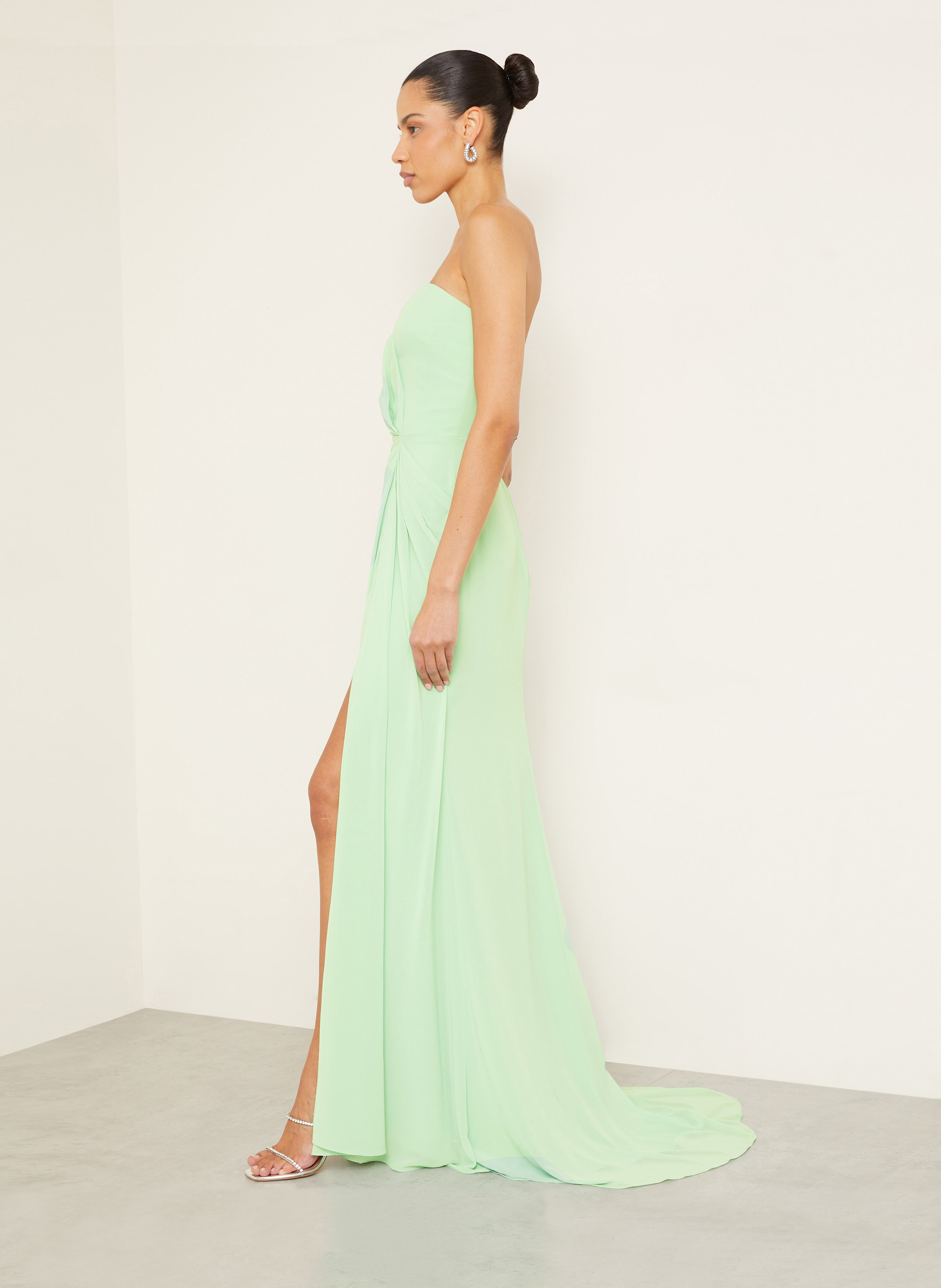 Thumbnail - Vera Wang Off-Shoulder-Kleid Fleuri gruen