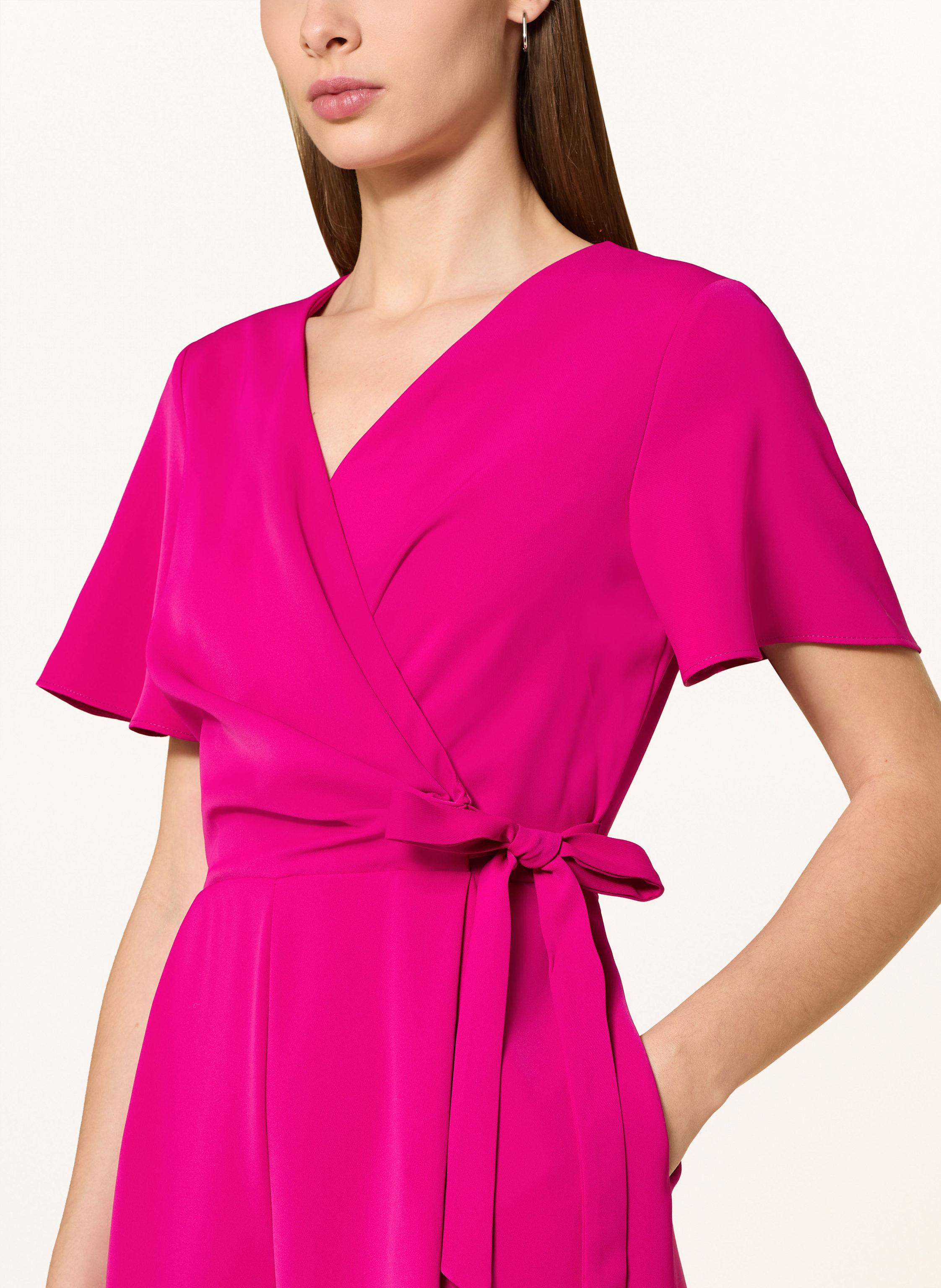Thumbnail - Phase Eight Jumpsuit Julissa In Wickeloptik pink