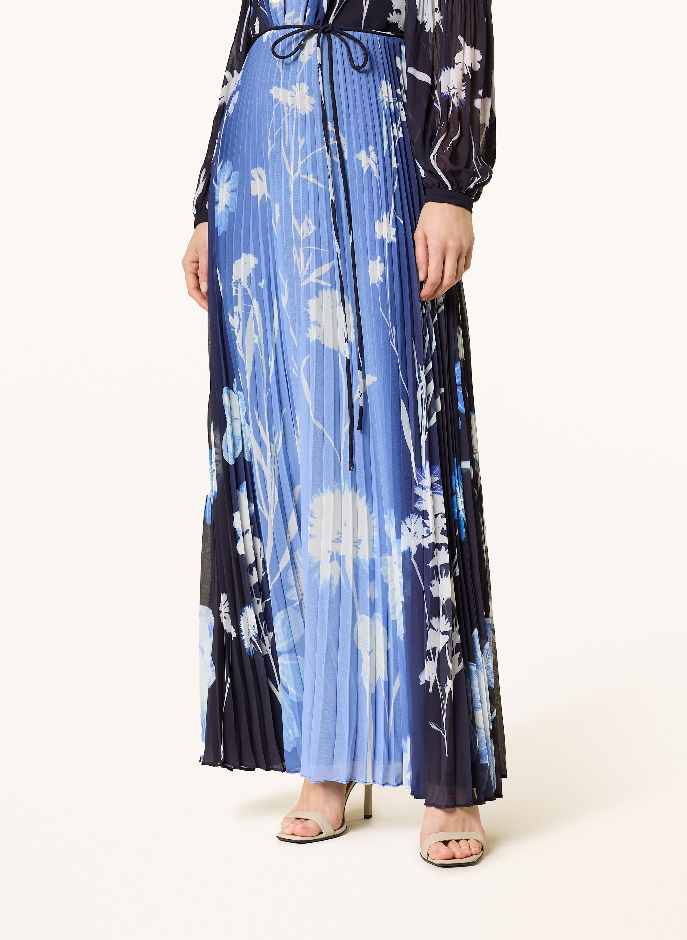 Thumbnail - Phase Eight Kleid Annie Mit Plissees blau