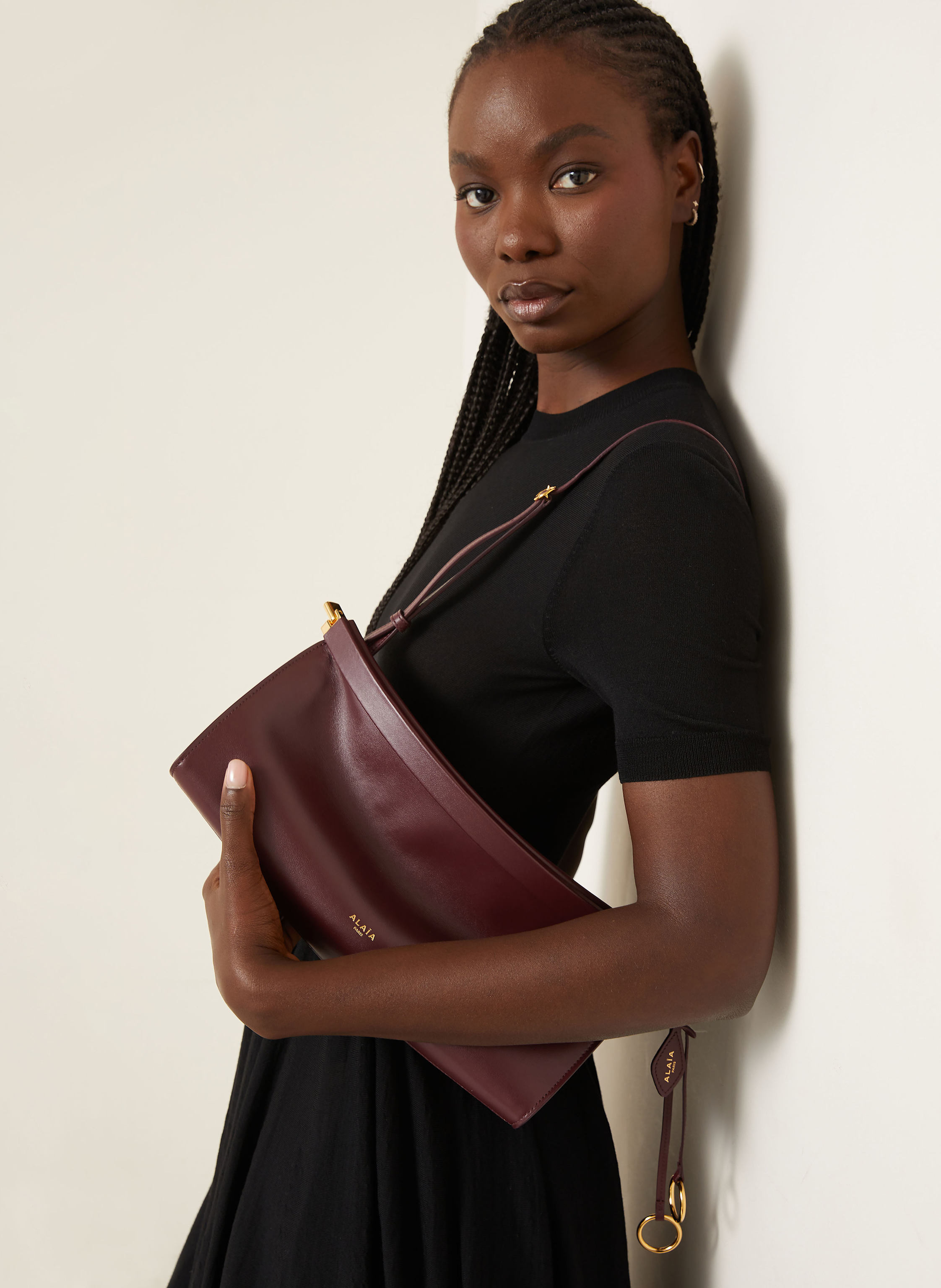 Thumbnail - Alaïa Schultertasche East West Medium rot