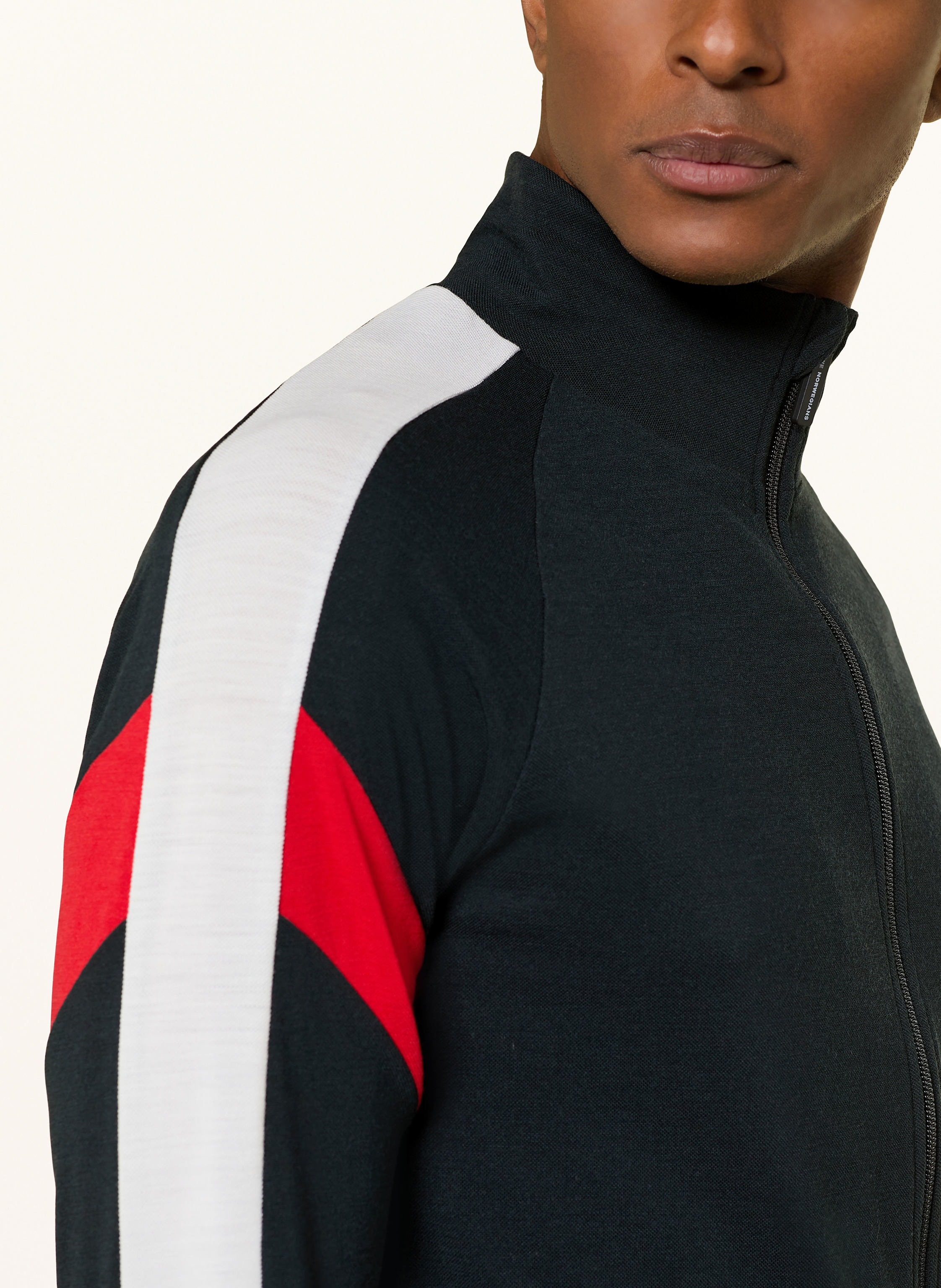 Thumbnail - We Norwegians Midlayer-Jacke Zermatt schwarz