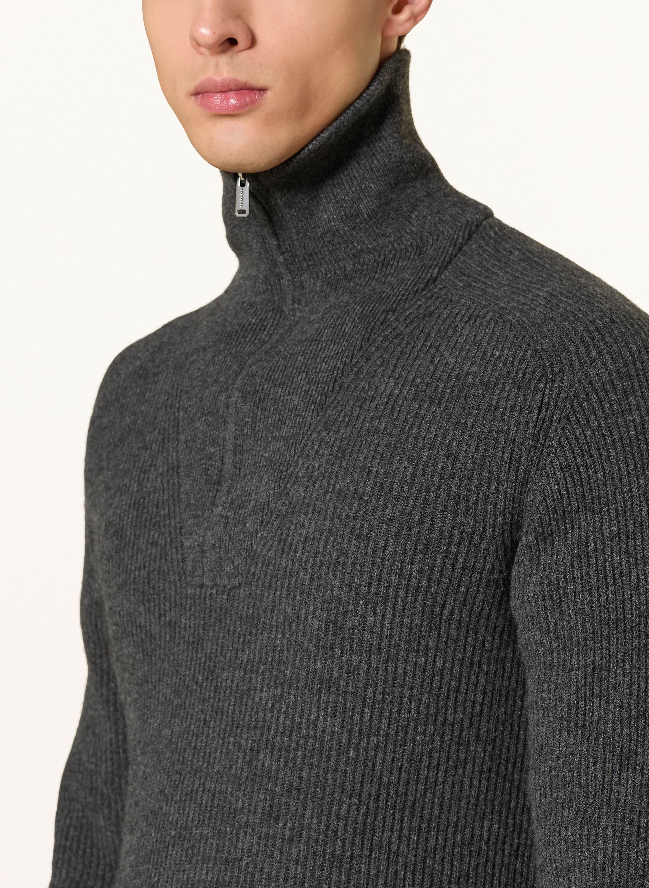 Thumbnail - Profuomo Troyer grau