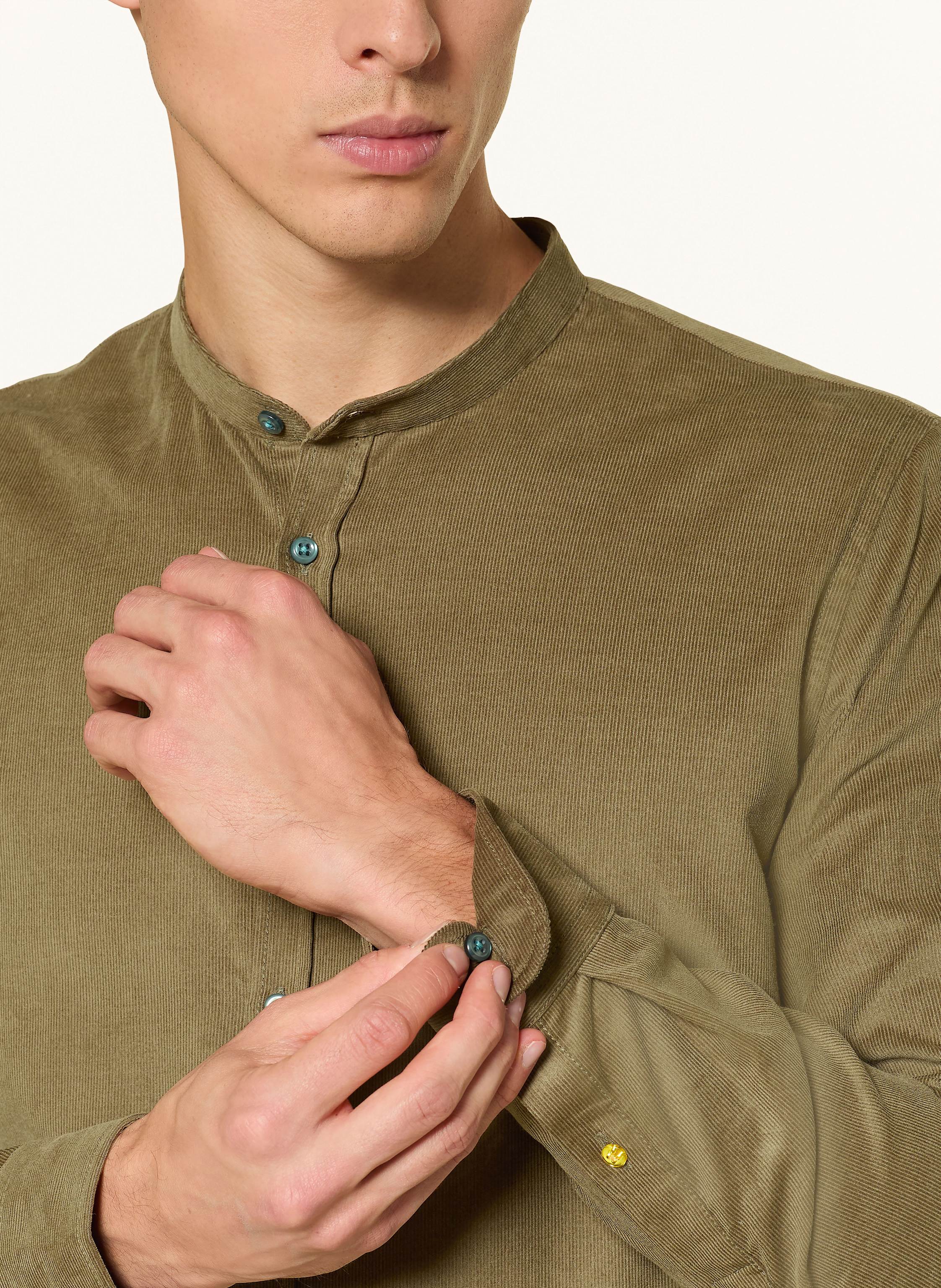 Thumbnail - q1 Manufaktur Cordhemd Regular Fit Mit Stehkragen gruen