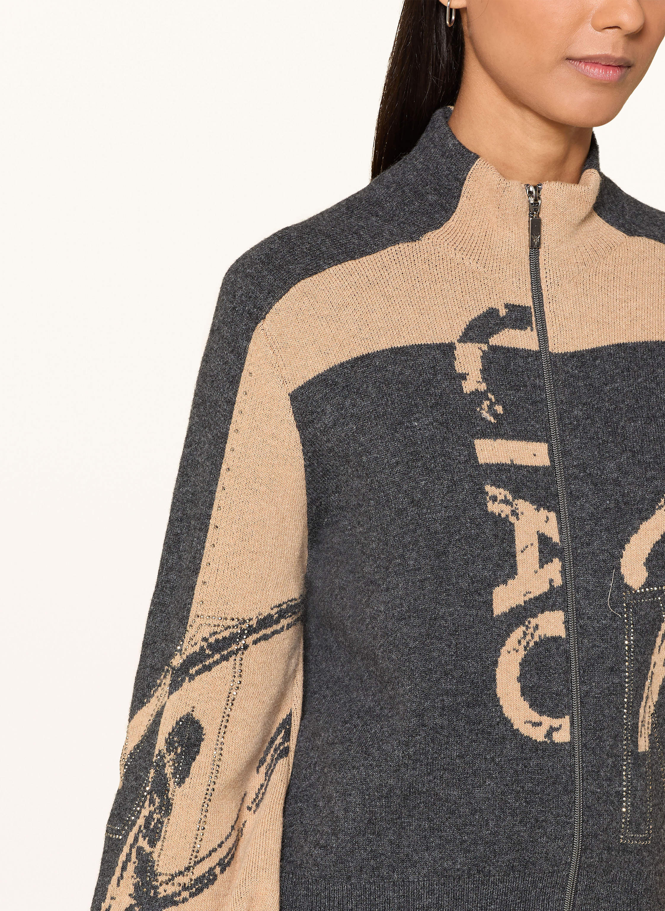 Thumbnail - Monari Strickjacke Mit Schmucksteinen grau