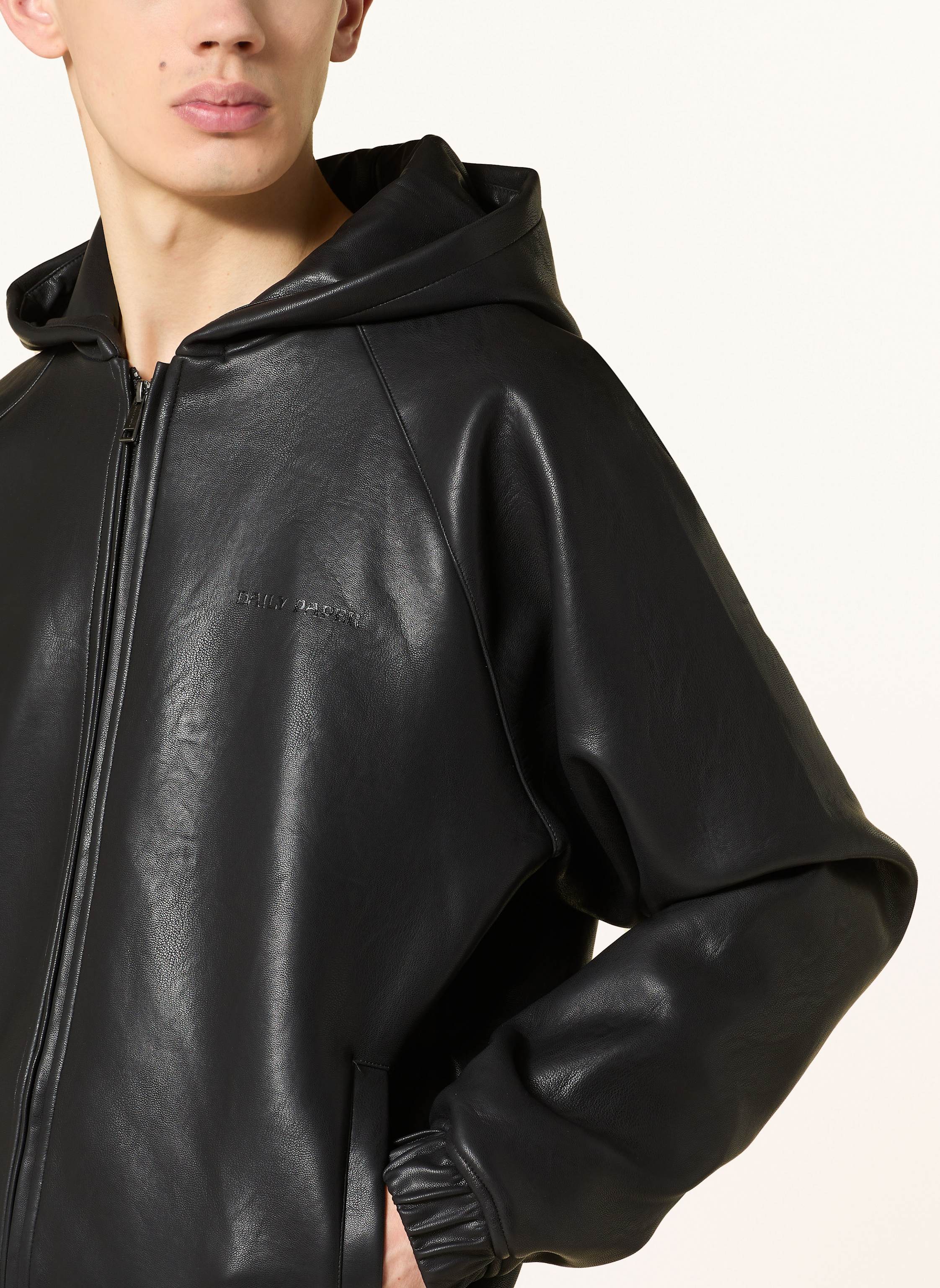 Thumbnail - Daily Paper Jacke In Lederoptik schwarz