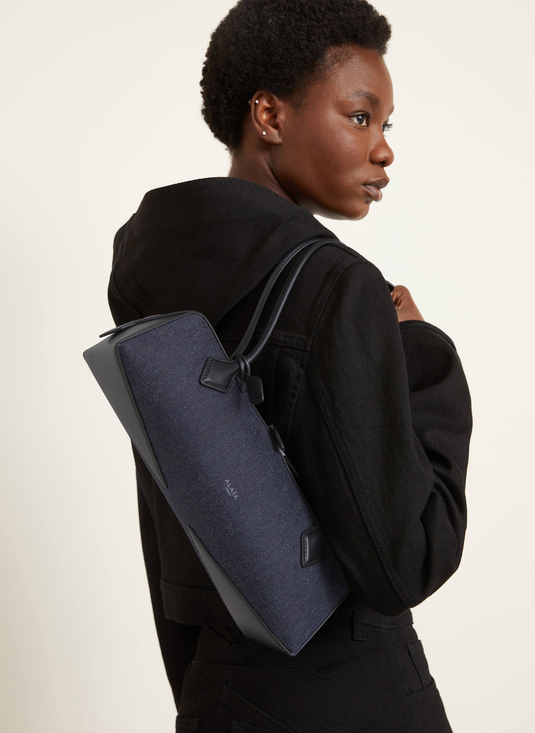 Thumbnail - Alaïa Schultertasche Le Teckel blau