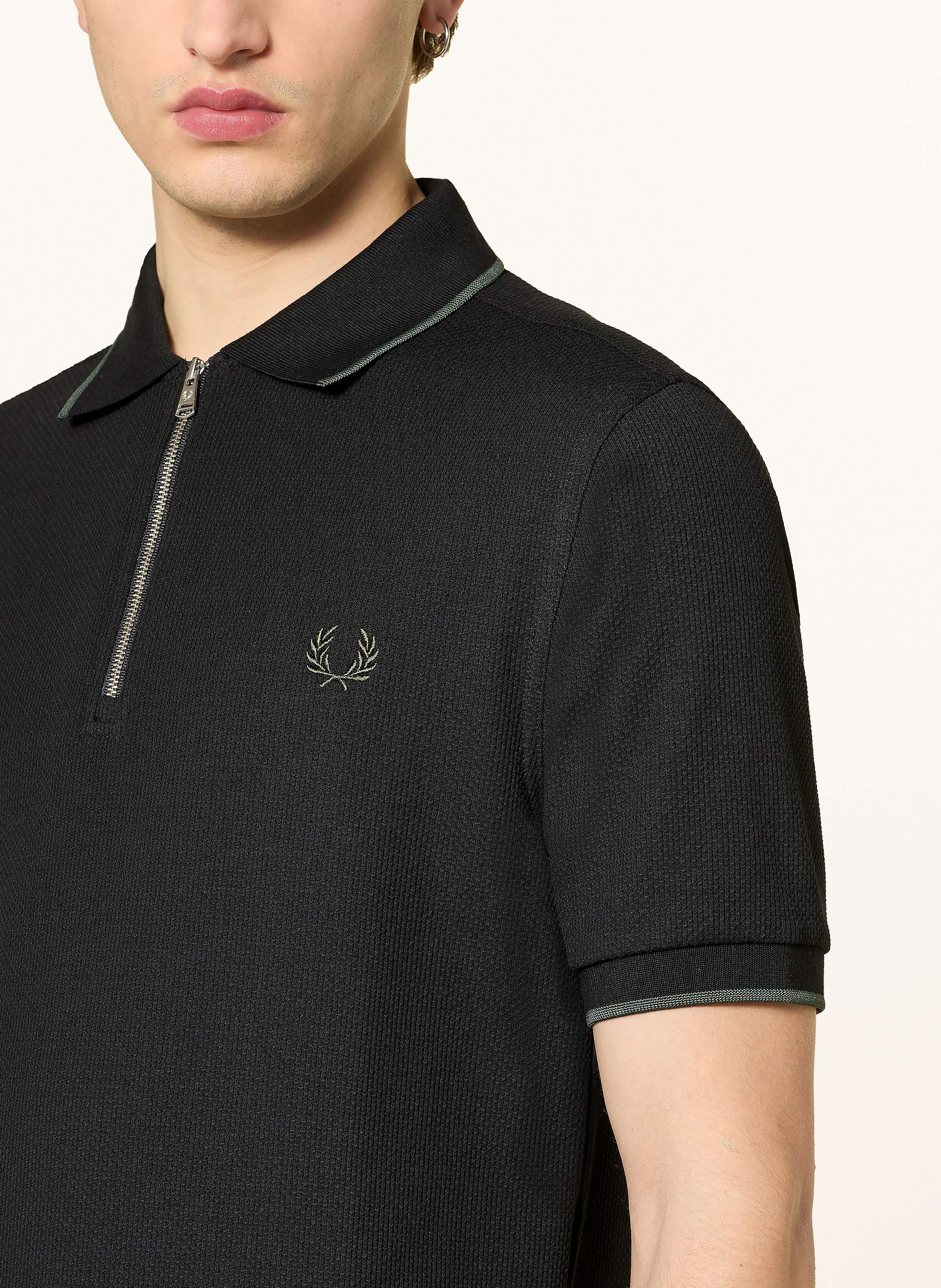 Thumbnail - Fred Perry Piqué-Poloshirt schwarz