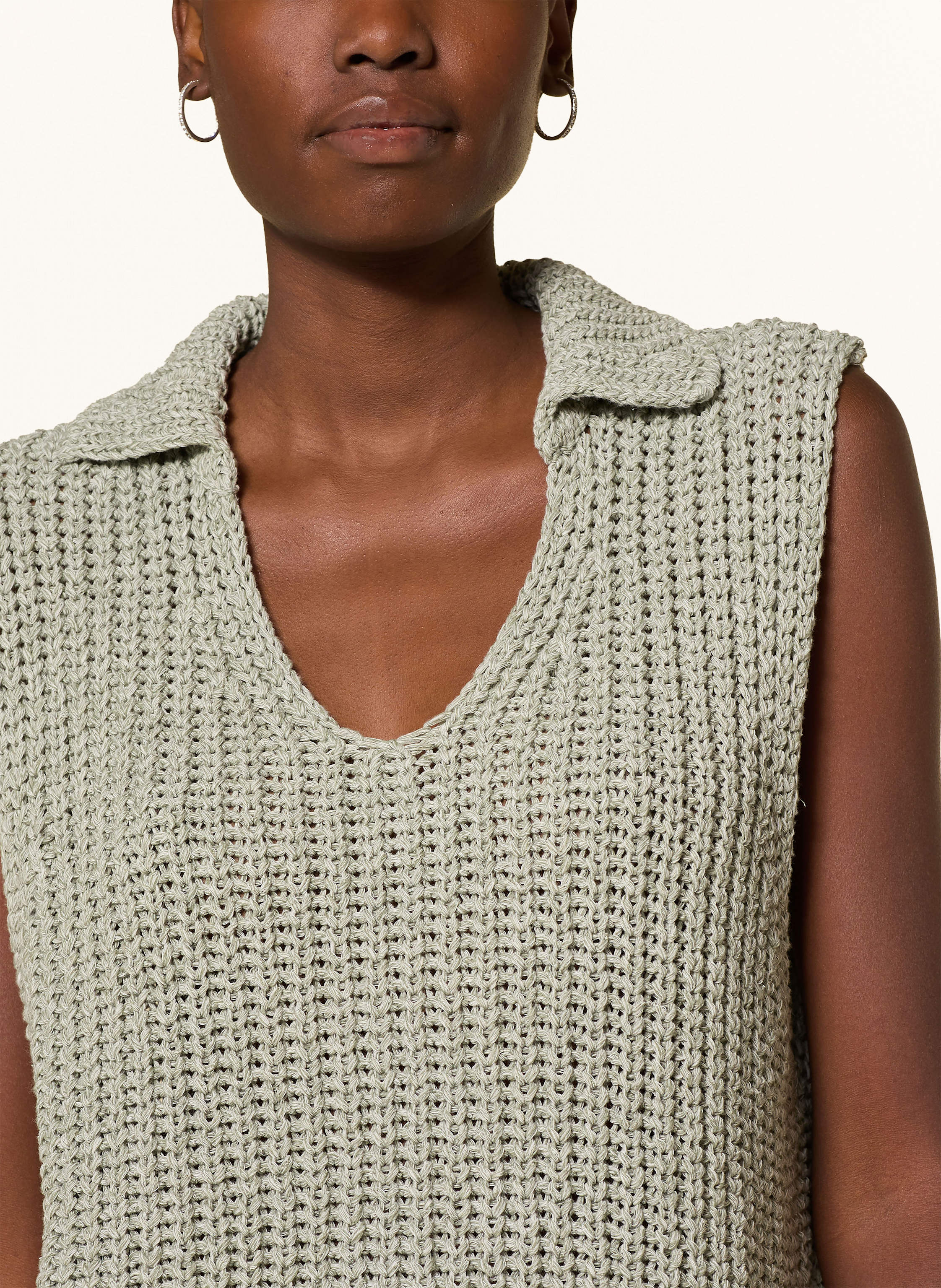 Thumbnail - Elias Rumelis Pullunder Helena gruen