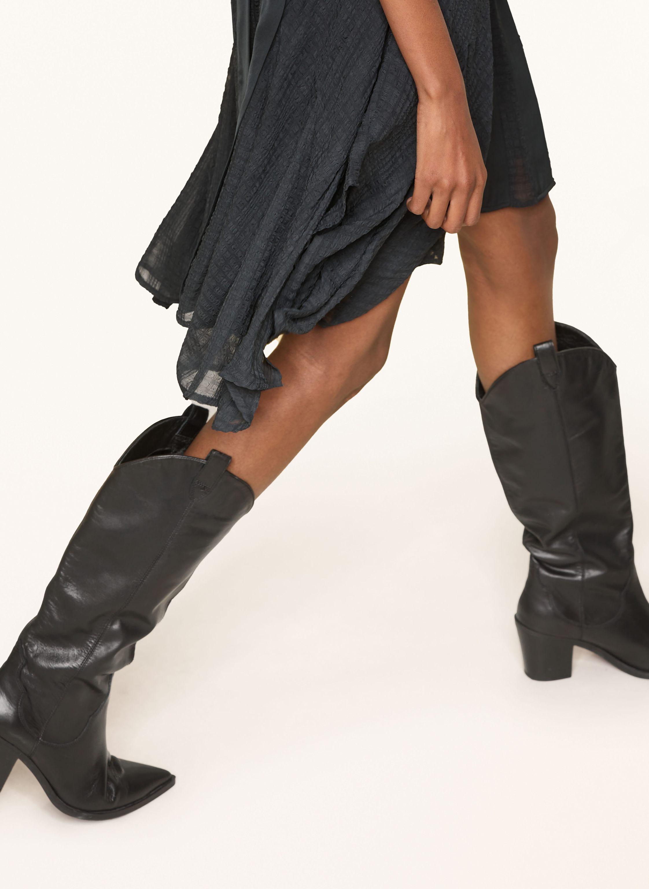 Thumbnail - Allsaints Kleid Fleur Mit Cut-Out schwarz