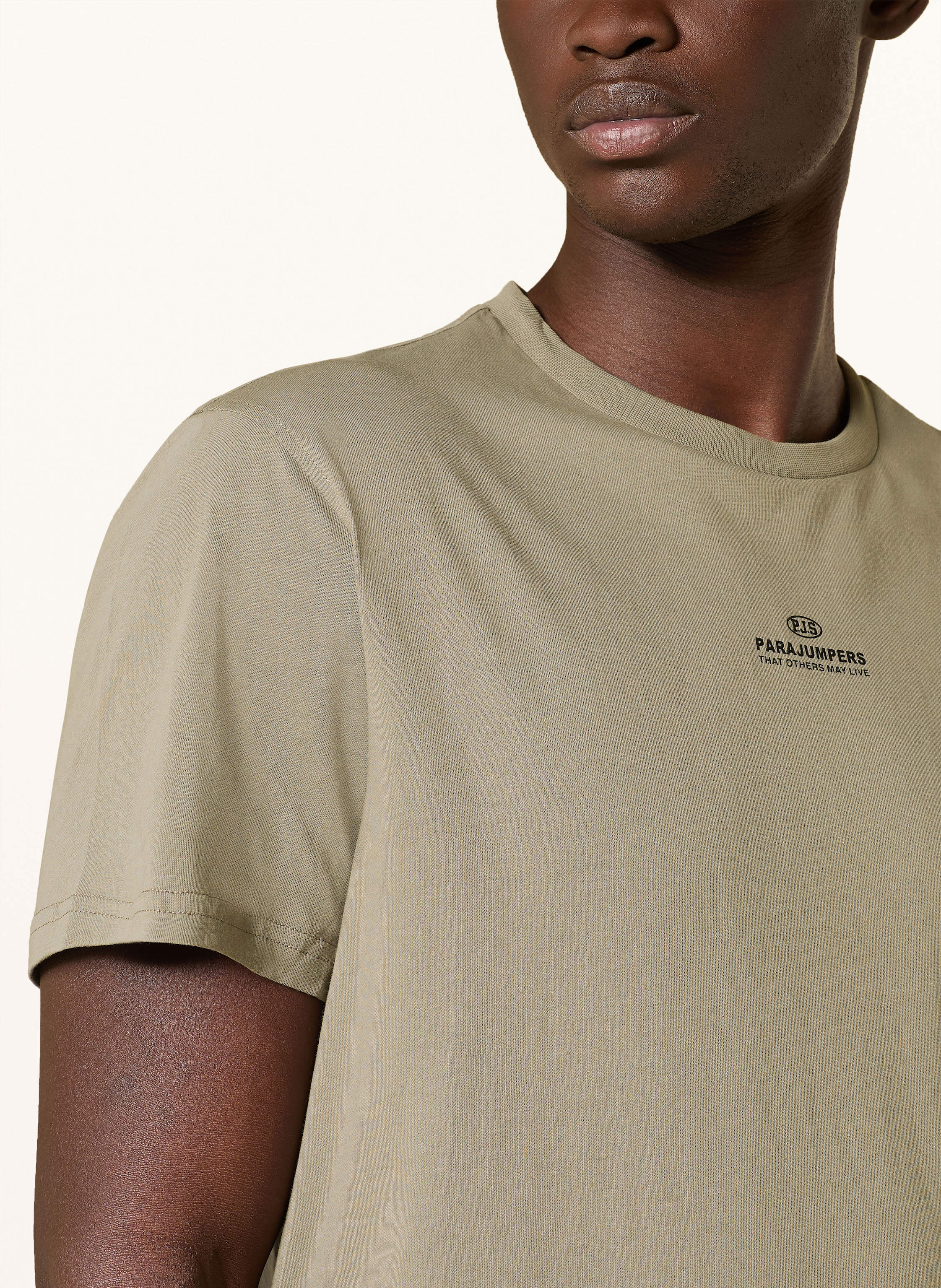 Thumbnail - Parajumpers T-Shirt Clint Im Materialmix beige