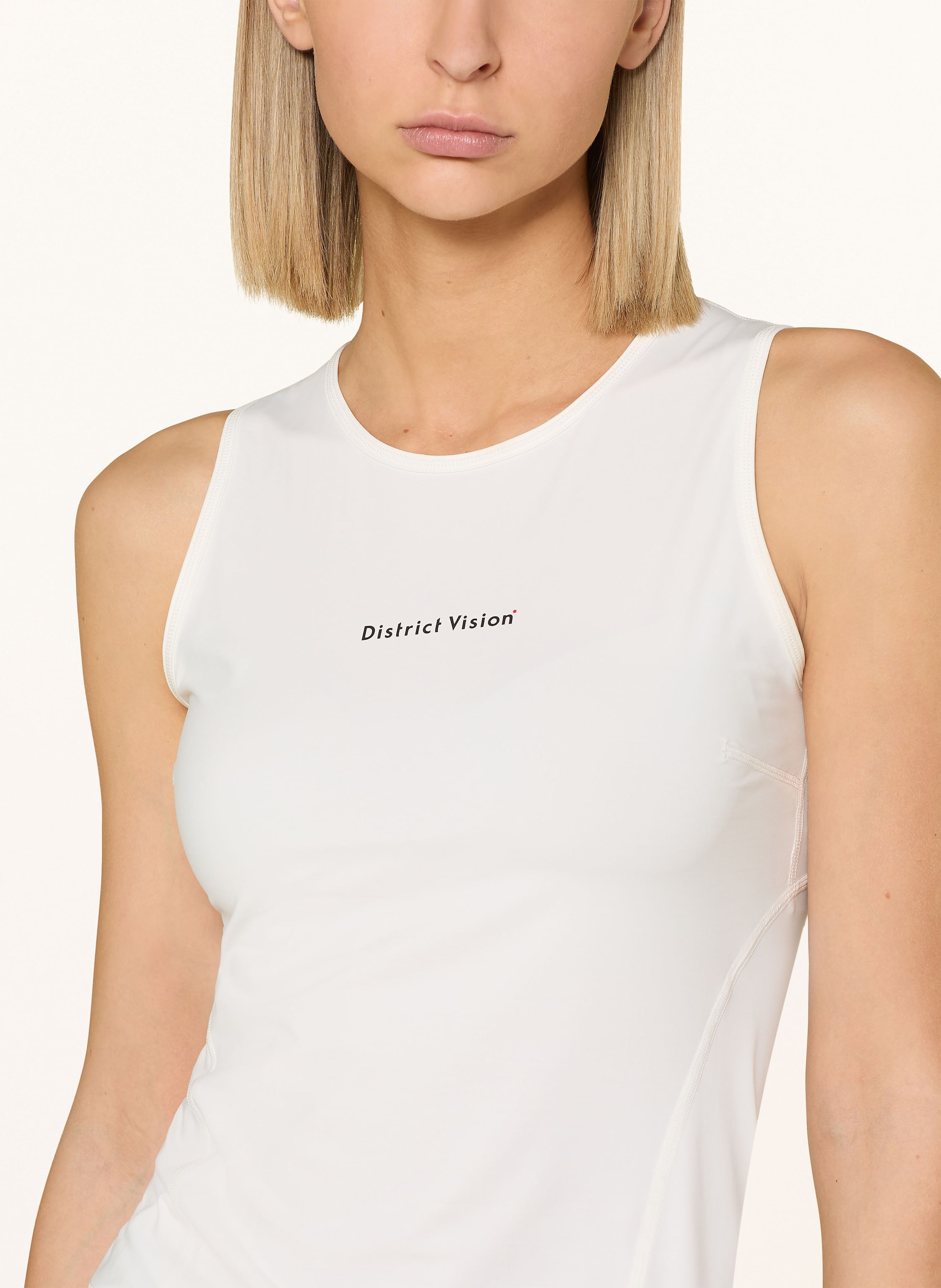 Thumbnail - District Vision Cropped-Top weiss