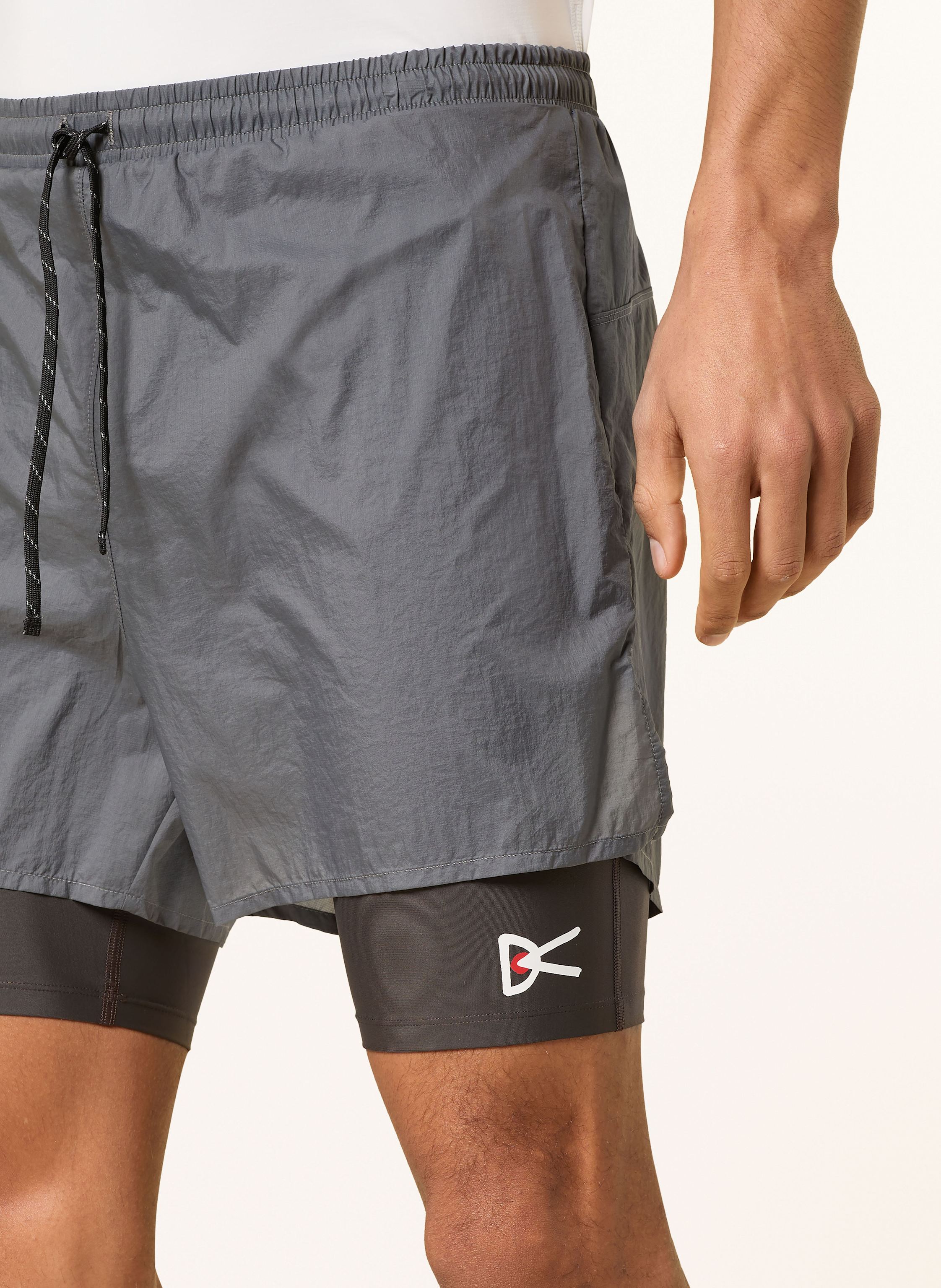 Thumbnail - District Vision 2-In-1-Laufshorts grau