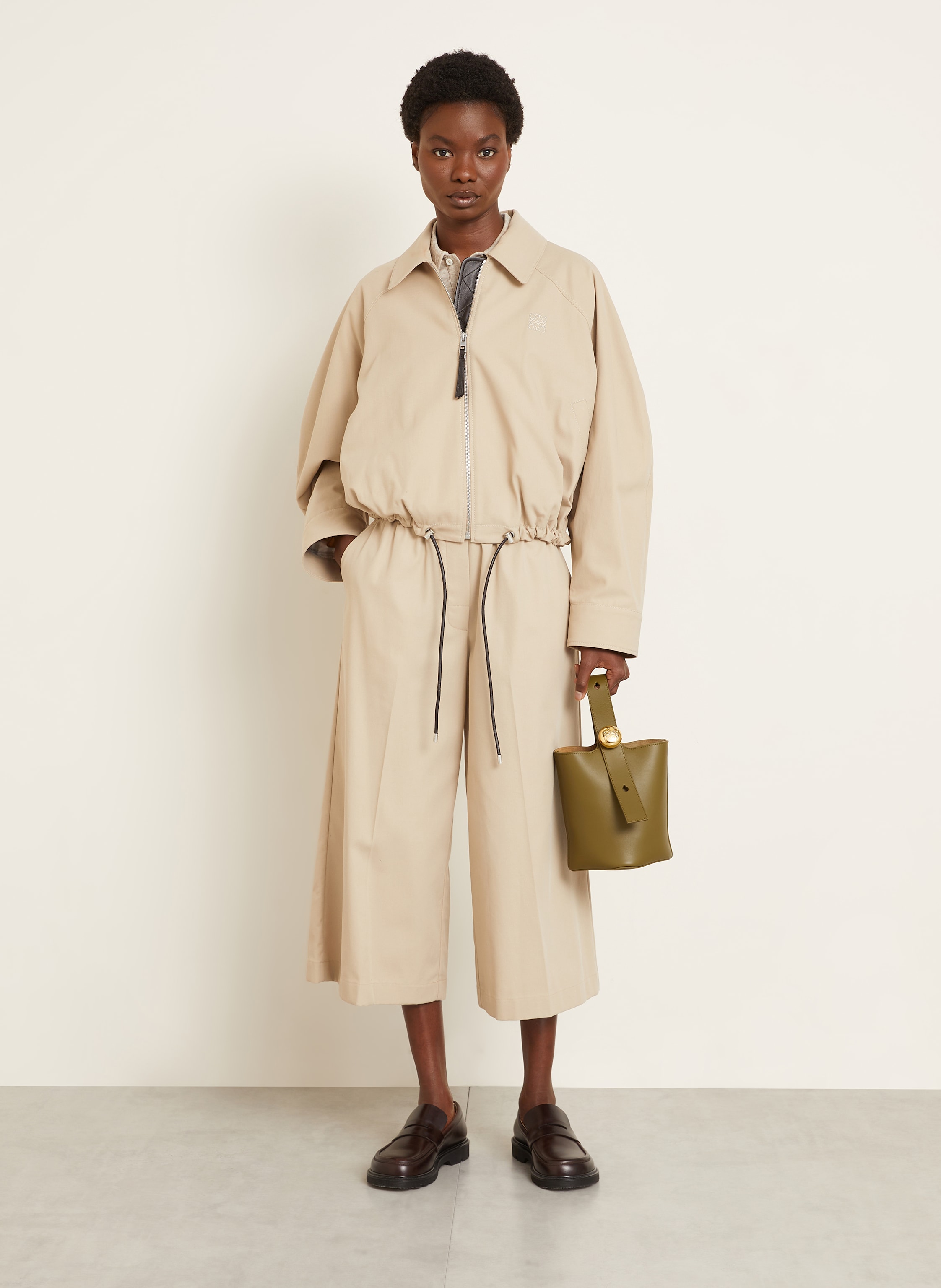 Thumbnail - Loewe Handtasche Pebble Bucket Mini gruen