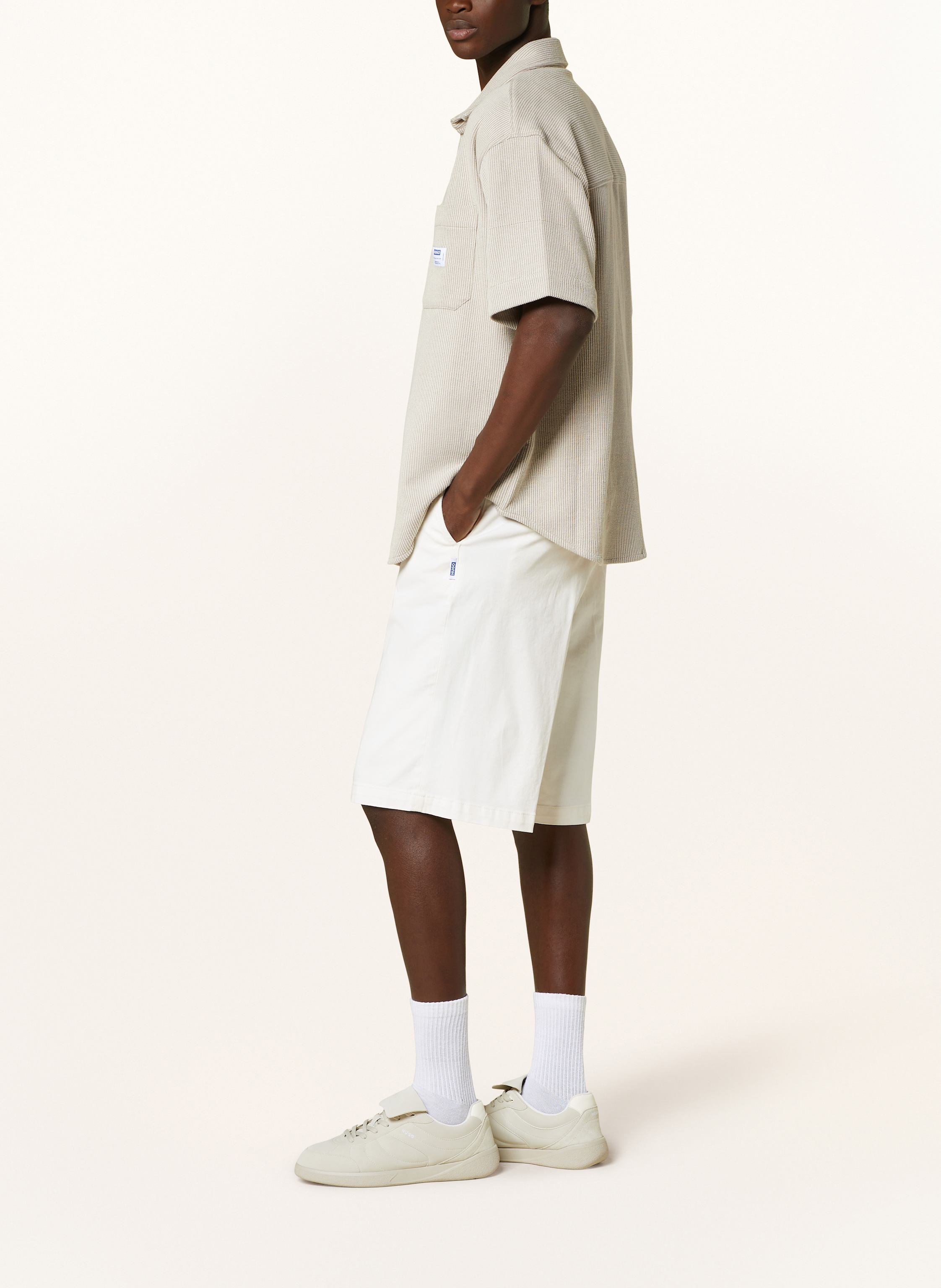 Thumbnail - Hugo Blue Chinoshorts Damo beige