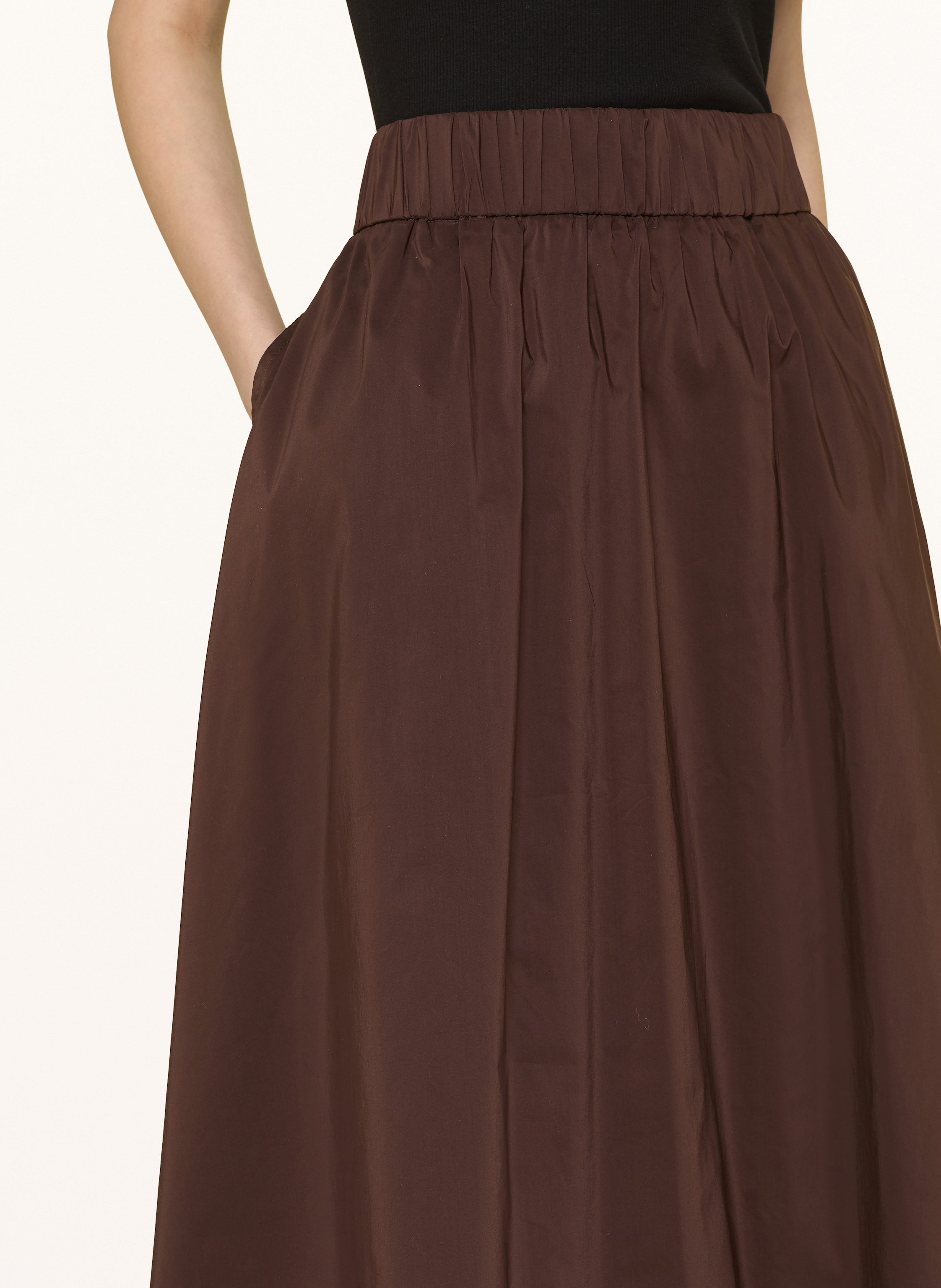 Thumbnail - Neo Noir Rock Yara braun