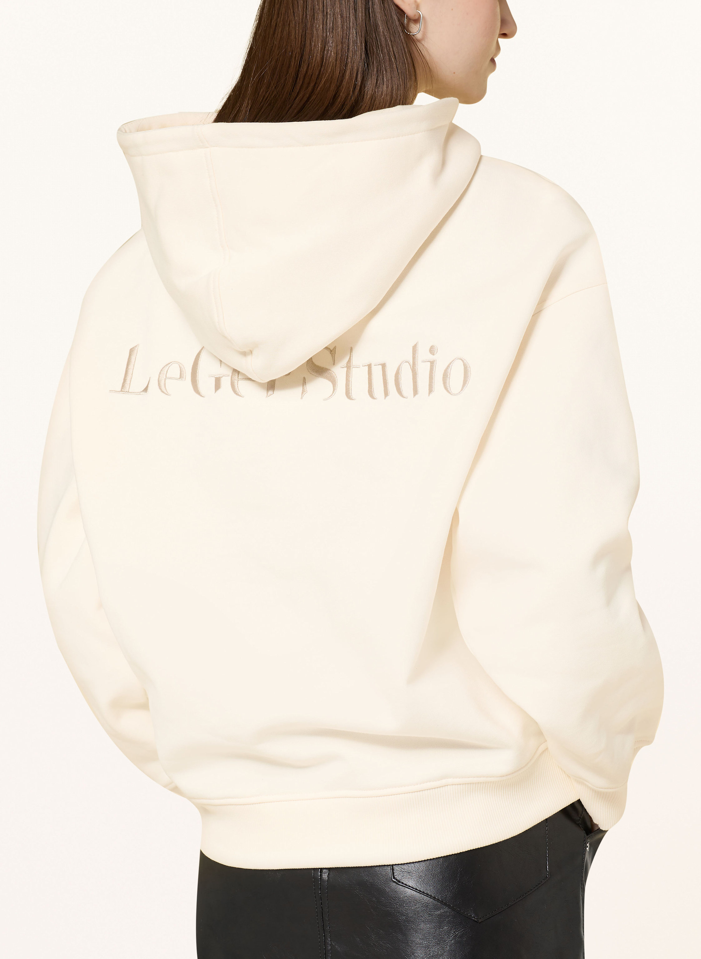 Thumbnail - Leger Studio Hoodie Talea weiss