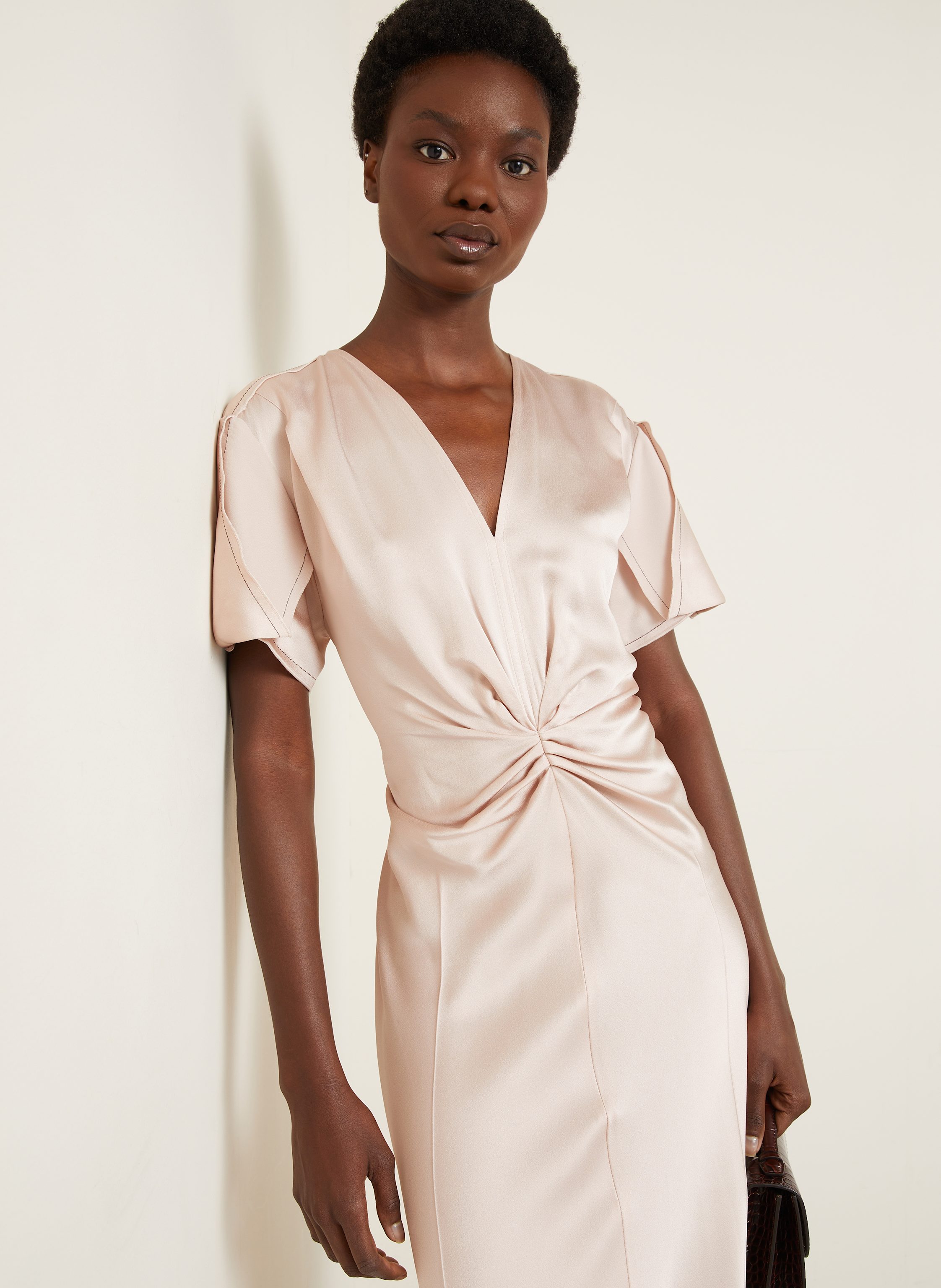 Thumbnail - Victoria Beckham Satinkleid pink