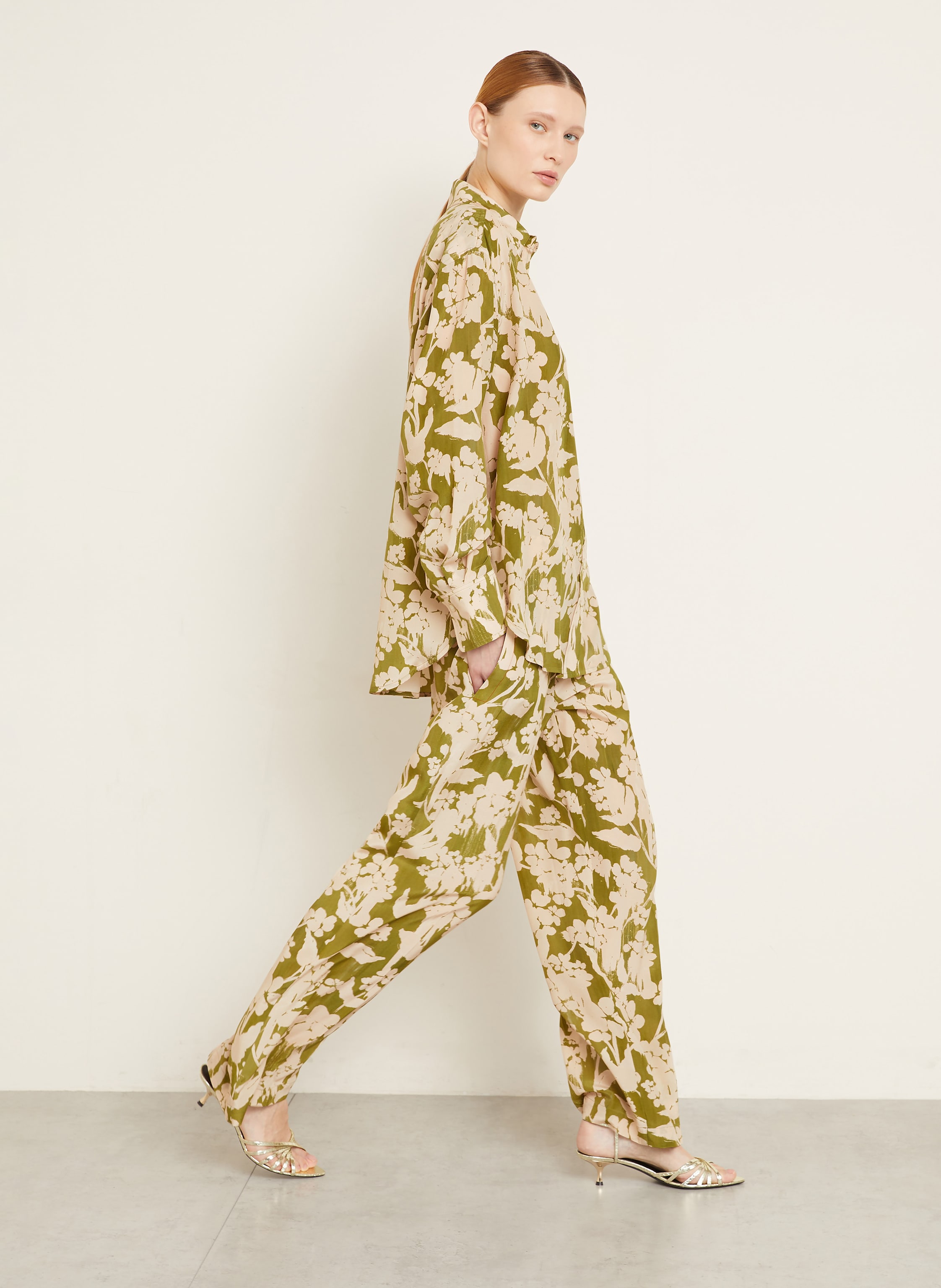 Thumbnail - Victoria Beckham Marlenehose Aus Seide gruen