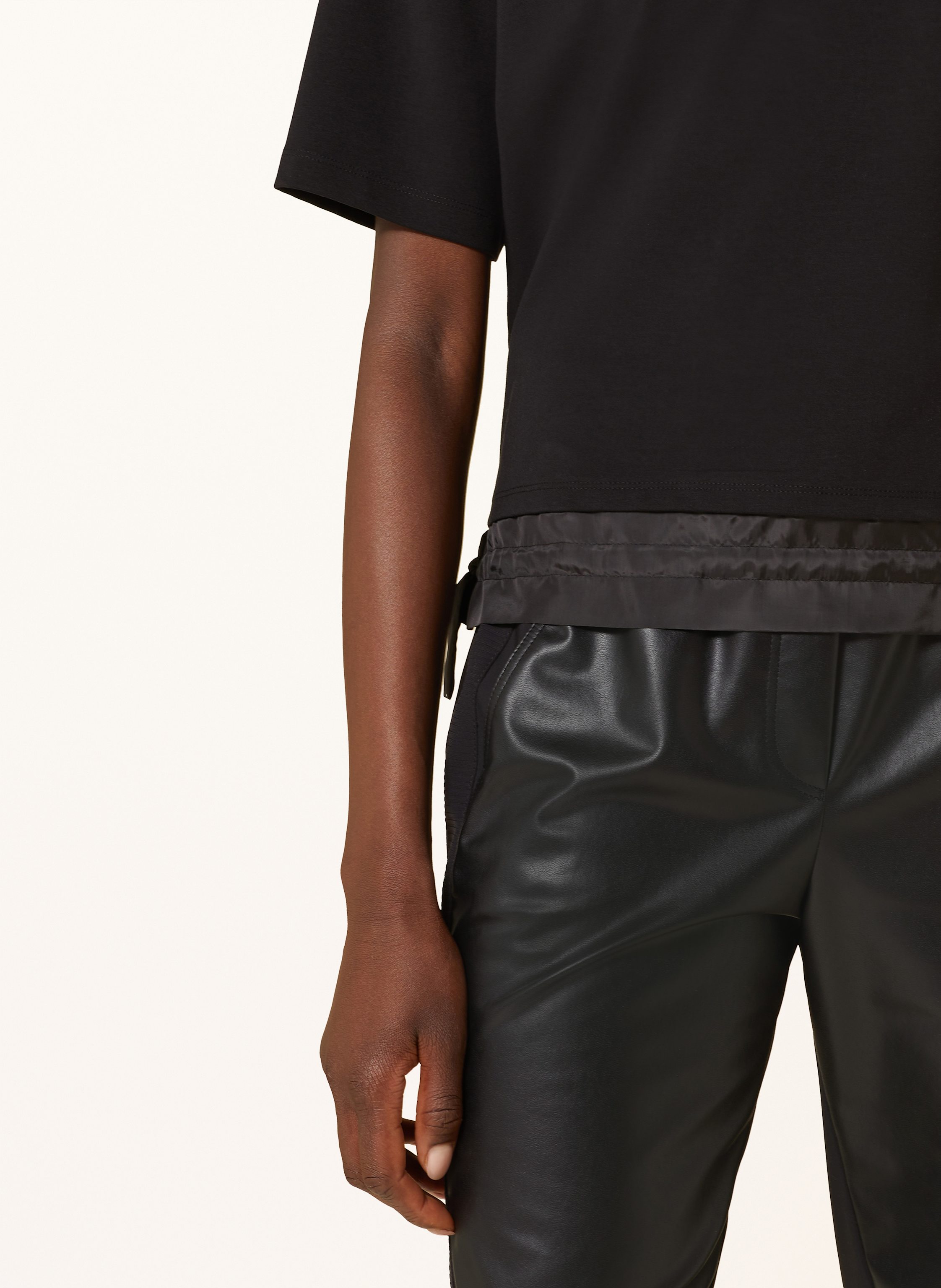 Thumbnail - Marc Cain T-Shirt Im Materialmix schwarz