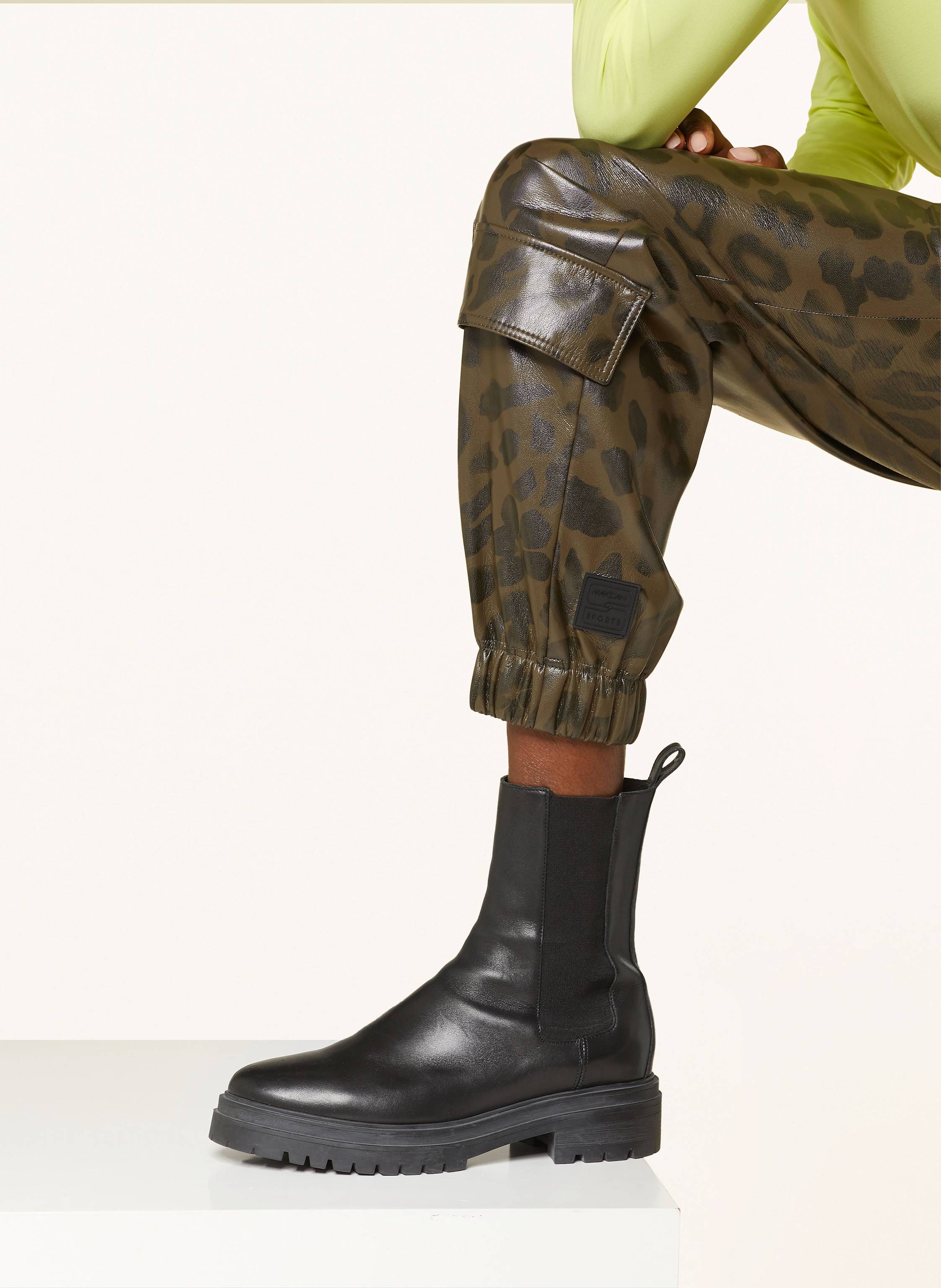 Thumbnail - Marc Cain Cargohose Roye In Lederoptik gruen