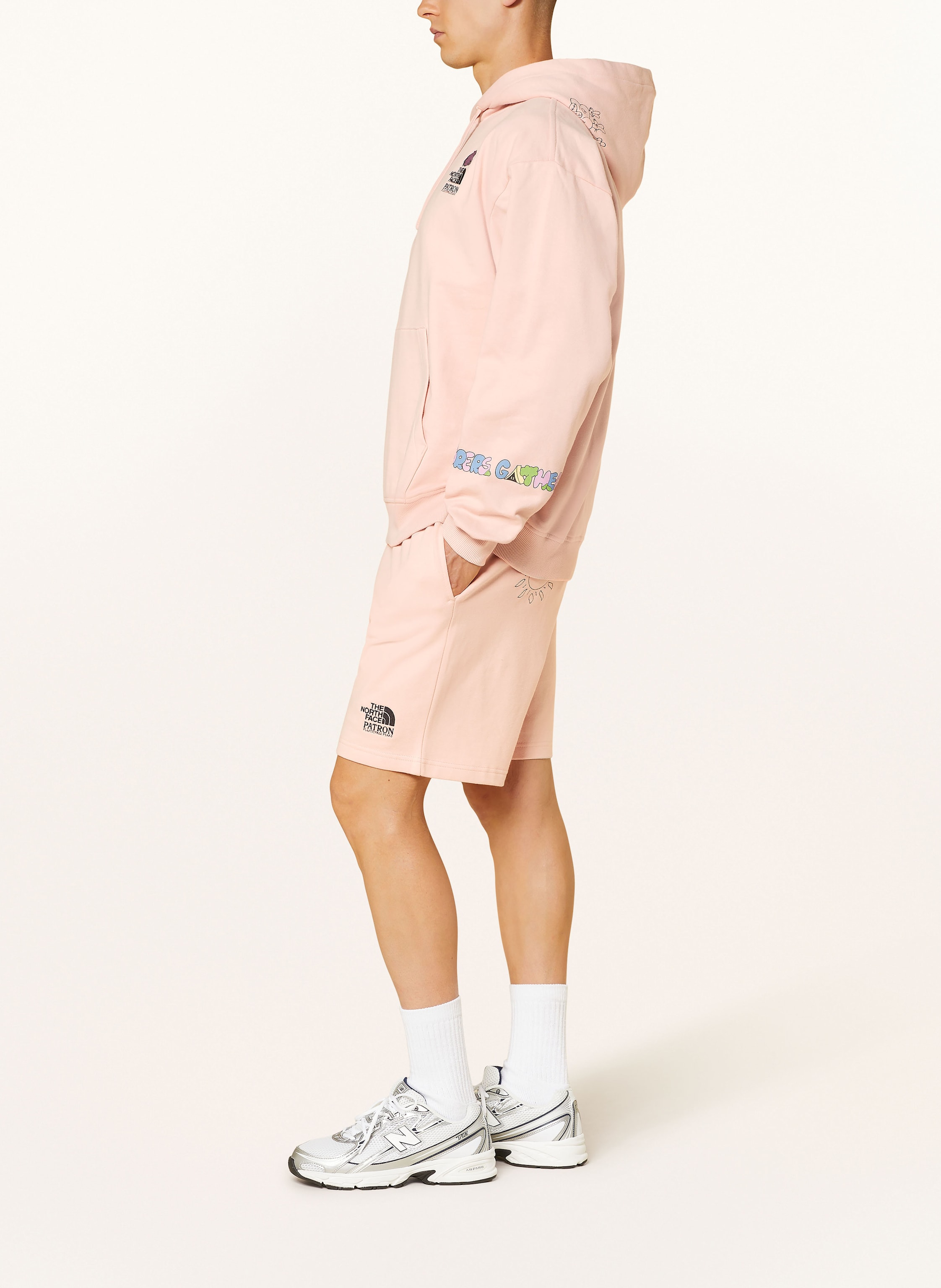Thumbnail - The North Face Sweatshorts Mountain Cleanup rosa
