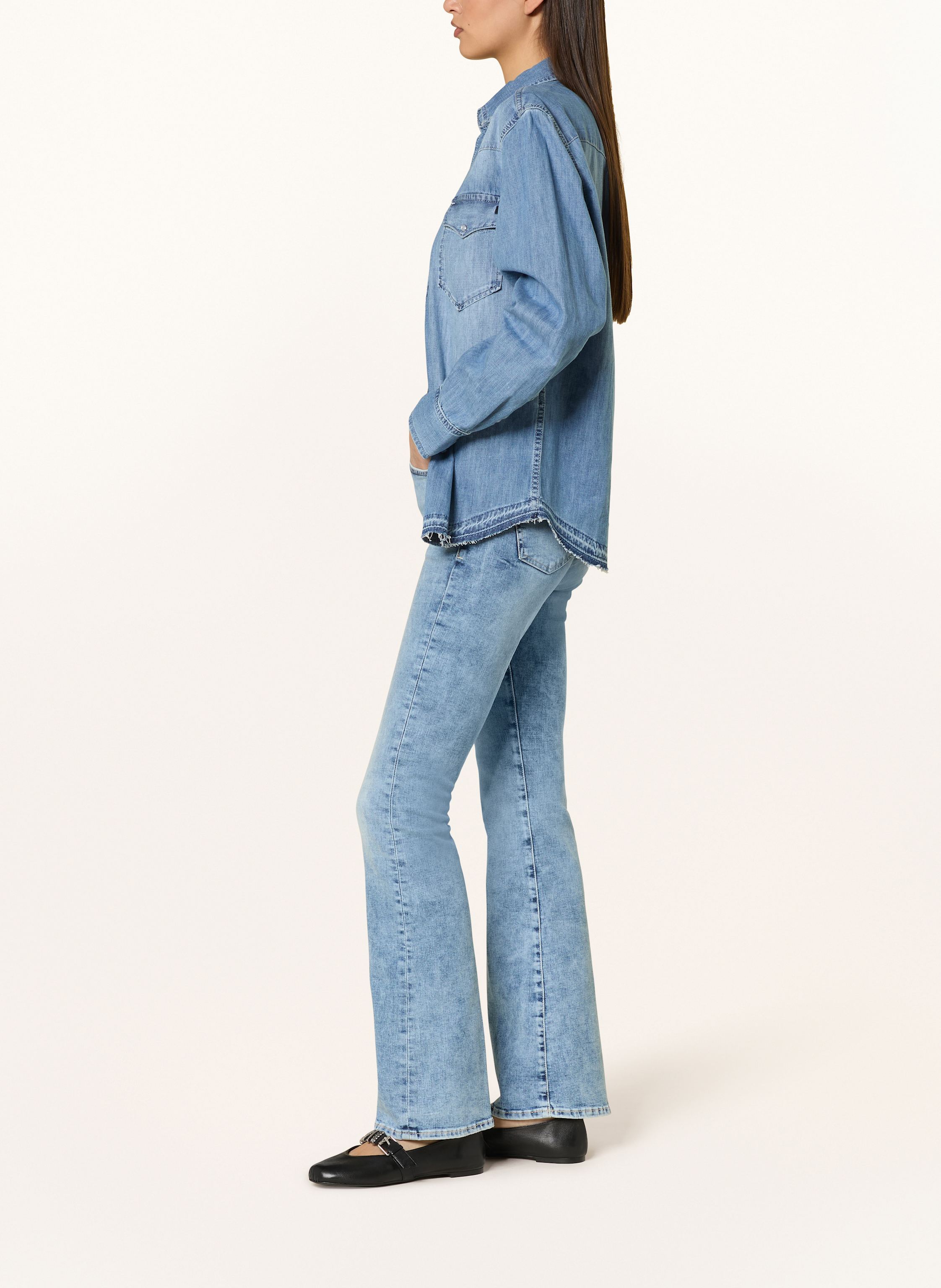 Thumbnail - Guess Flared Jeans Sexy Flare blau