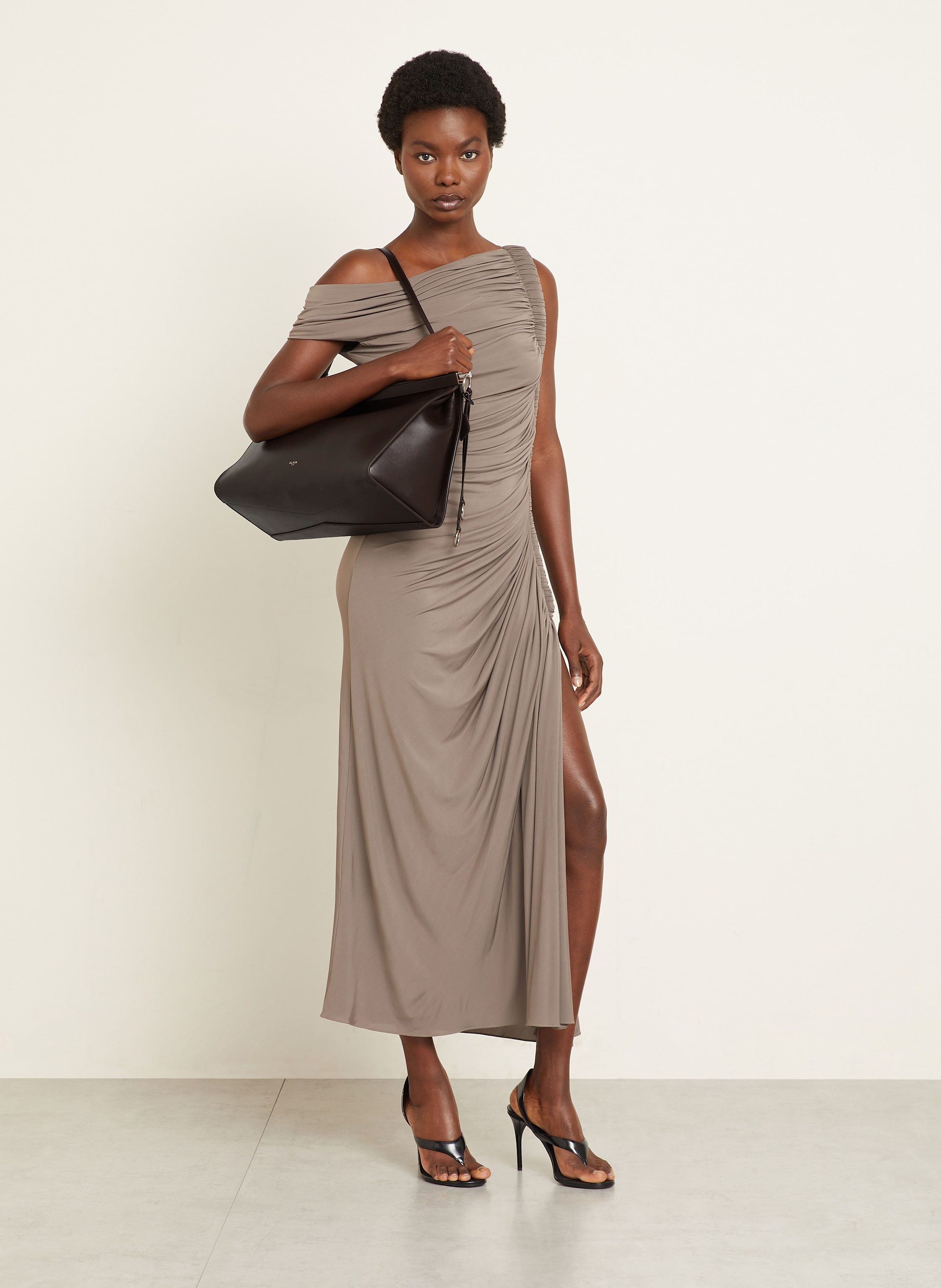 Thumbnail - Alaïa Handtasche East West Large braun