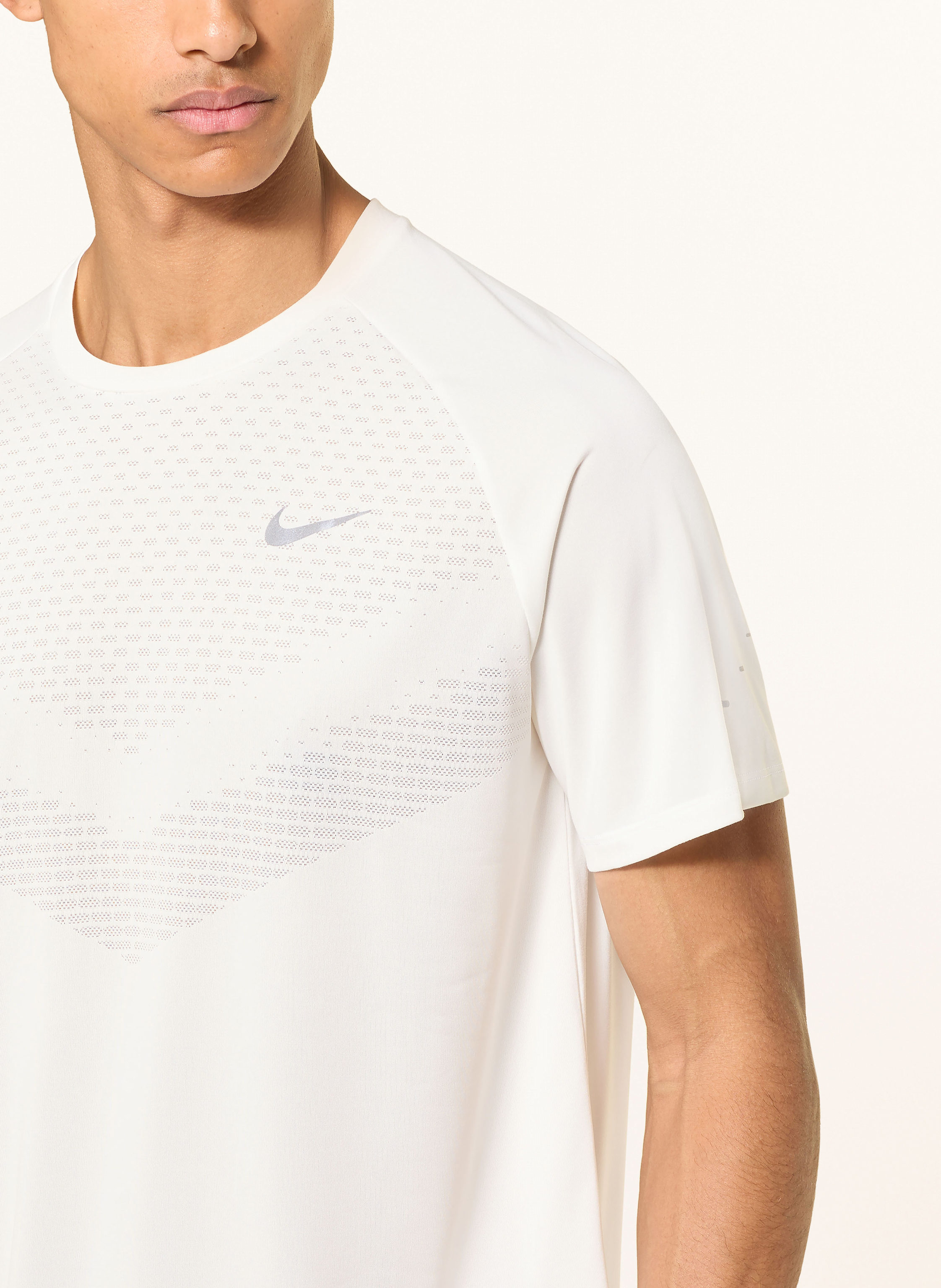 Thumbnail - Nike Laufshirt Stride weiss