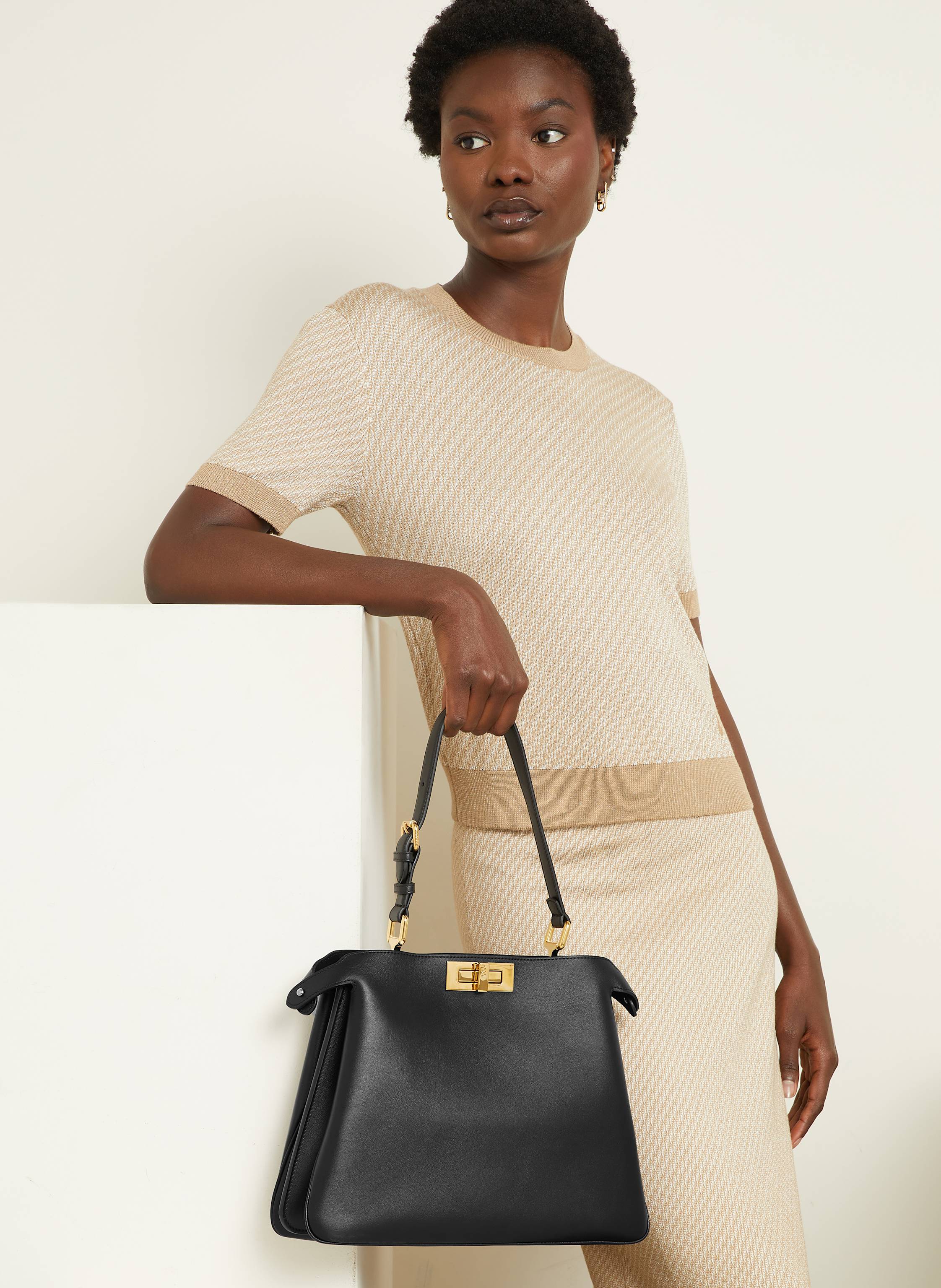 Thumbnail - Fendi Handtasche Peekaboo schwarz