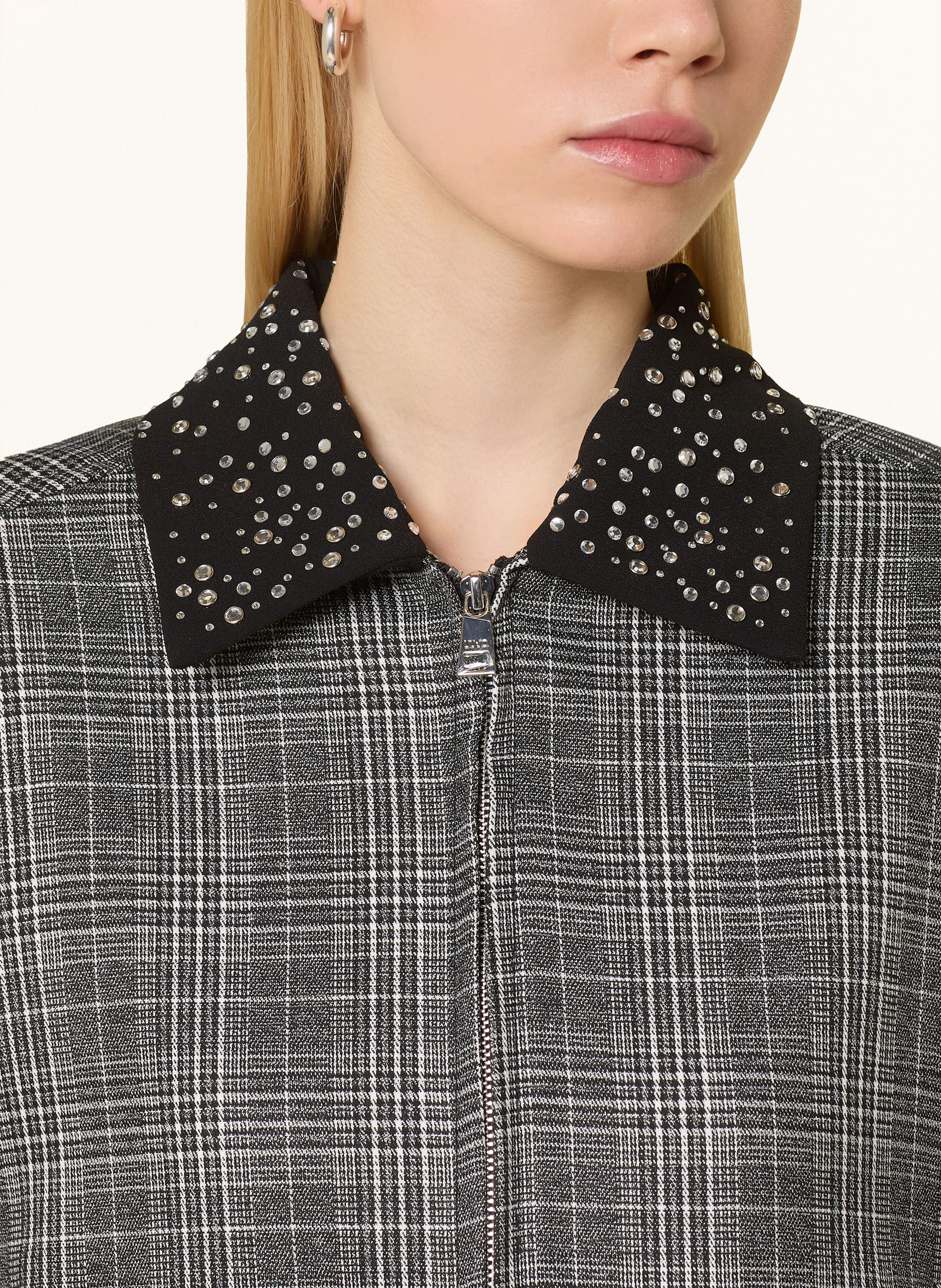 Thumbnail - Liu Jo Jacke Mit Schmucksteinen Und Glitzergarn grau