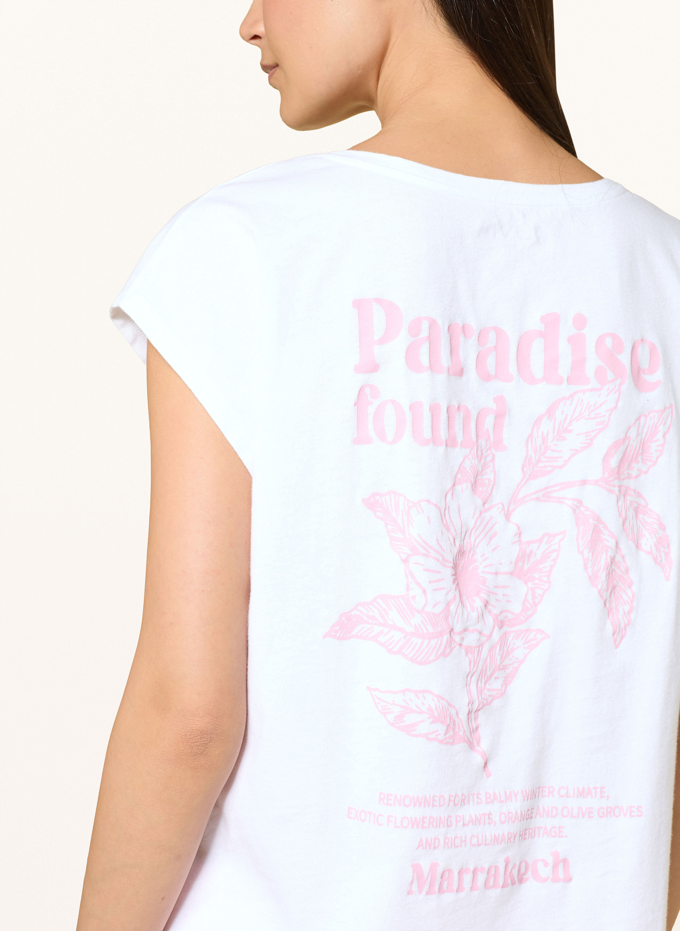 Thumbnail - Juvia T-Shirt Sara weiss