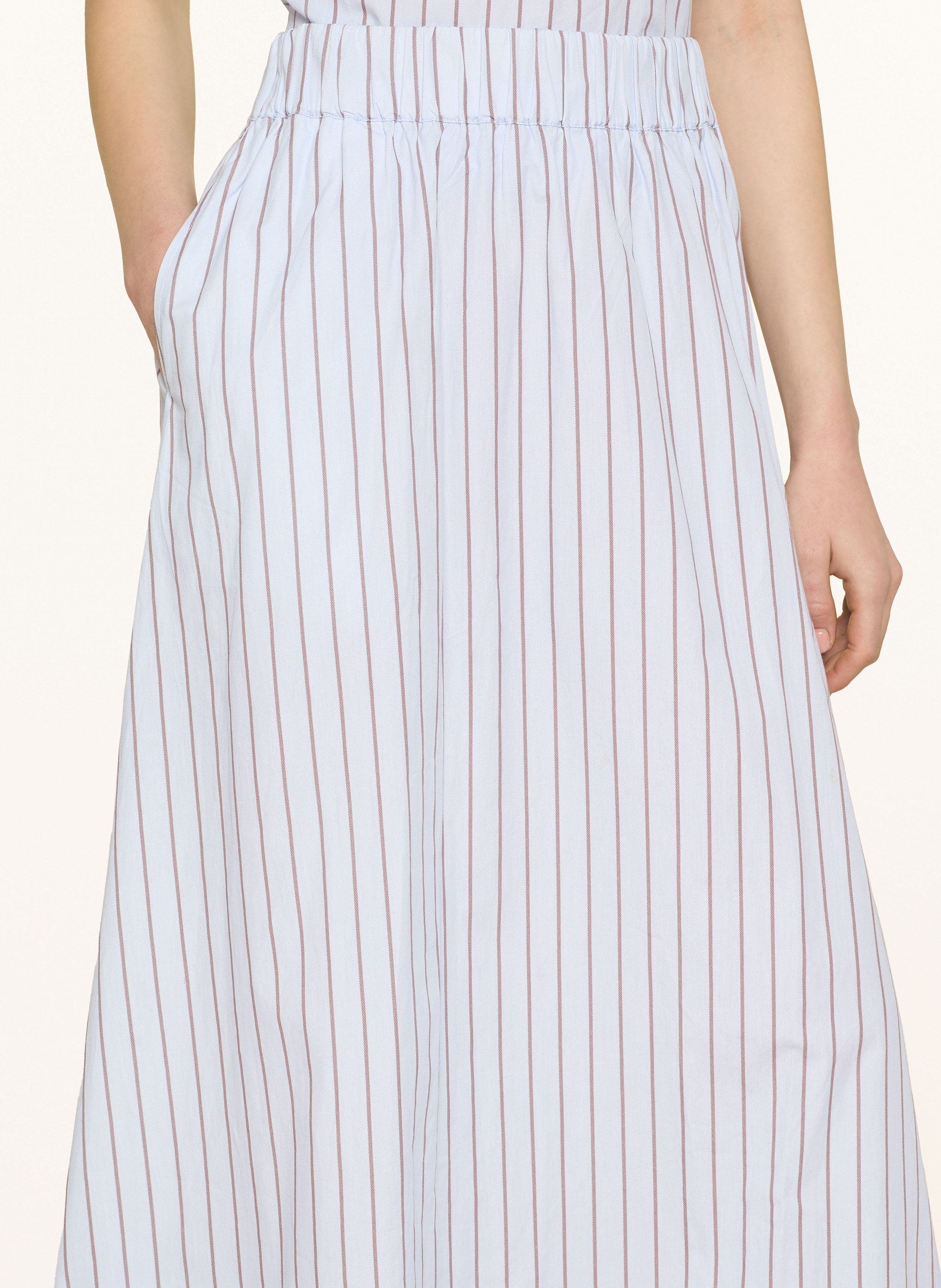 Thumbnail - Neo Noir Rock Yara blau