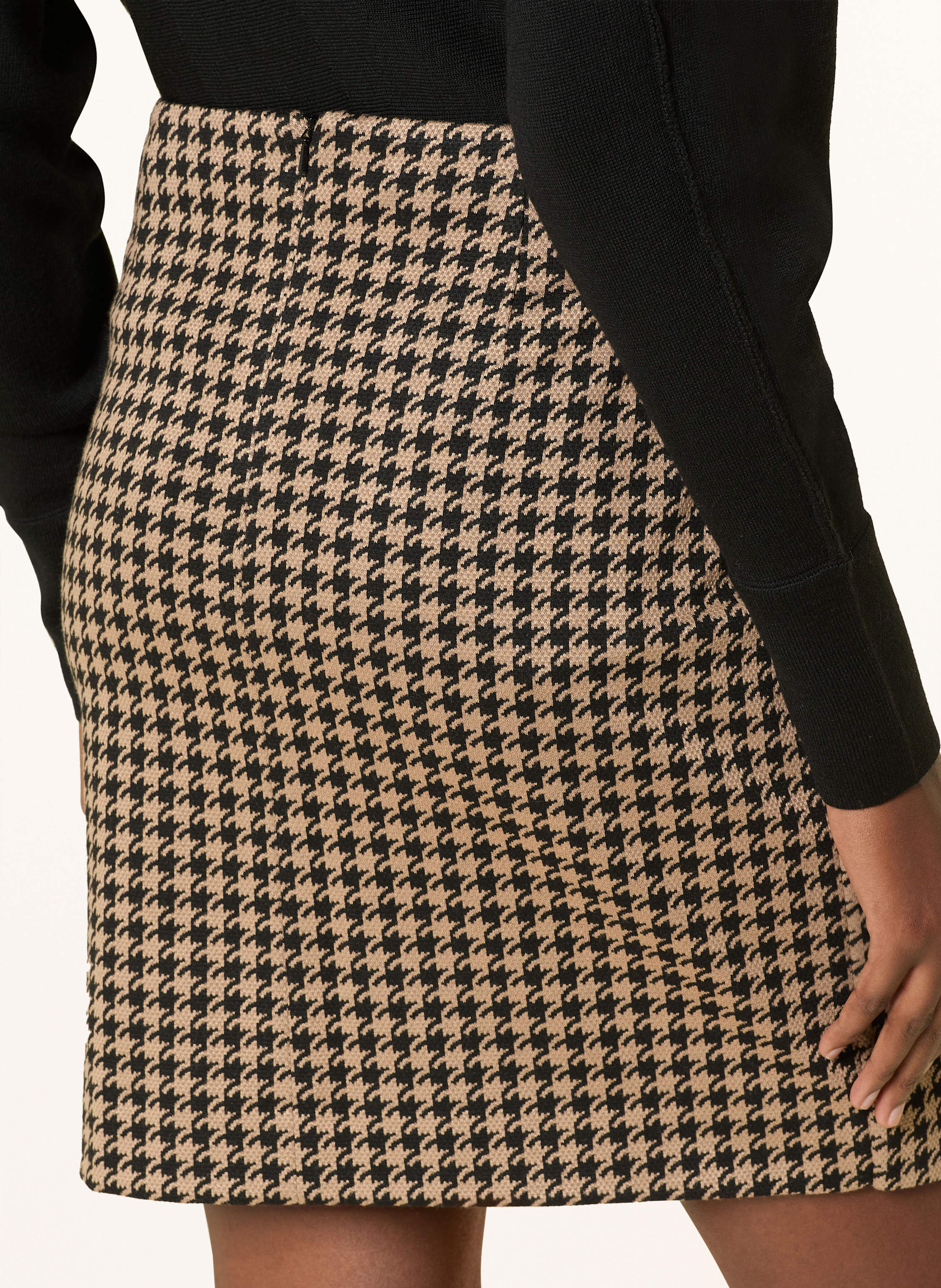 Thumbnail - Seductive Rock Sharon schwarz