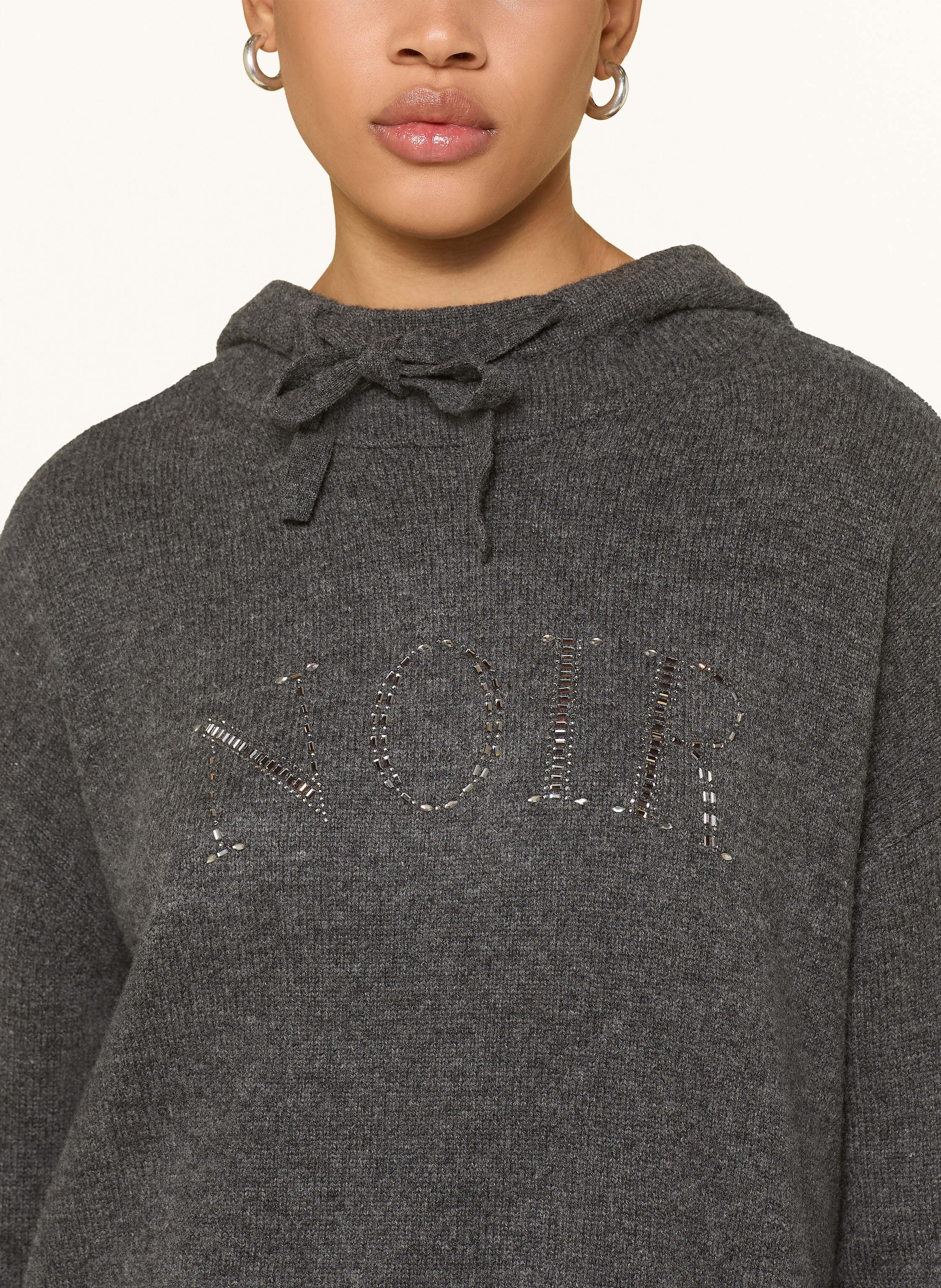 Thumbnail - Catnoir Strick-Hoodie Mit Schmucksteinen grau