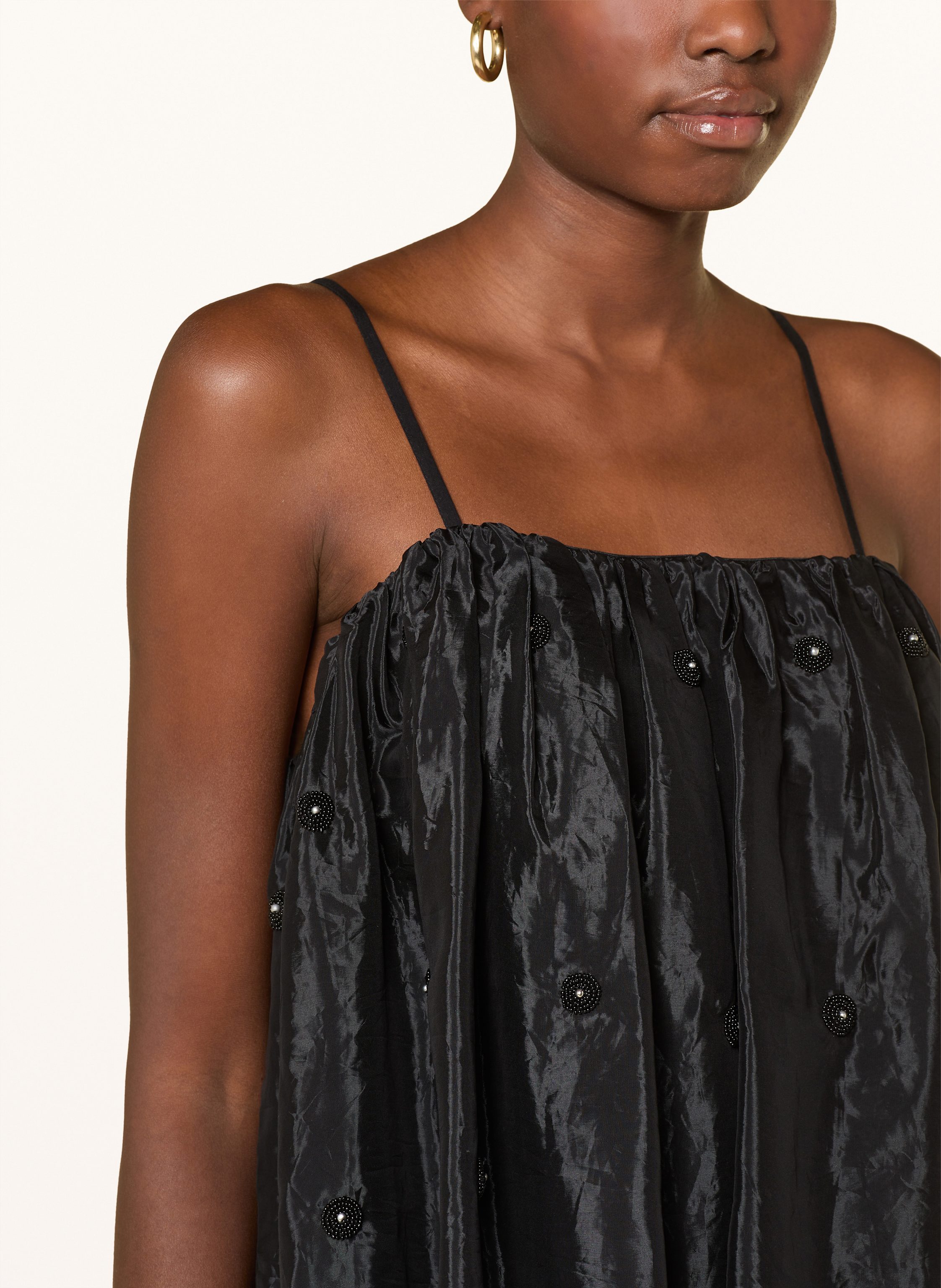 Thumbnail - Claudie Pierlot Kleid Mit Schmucksteinen schwarz