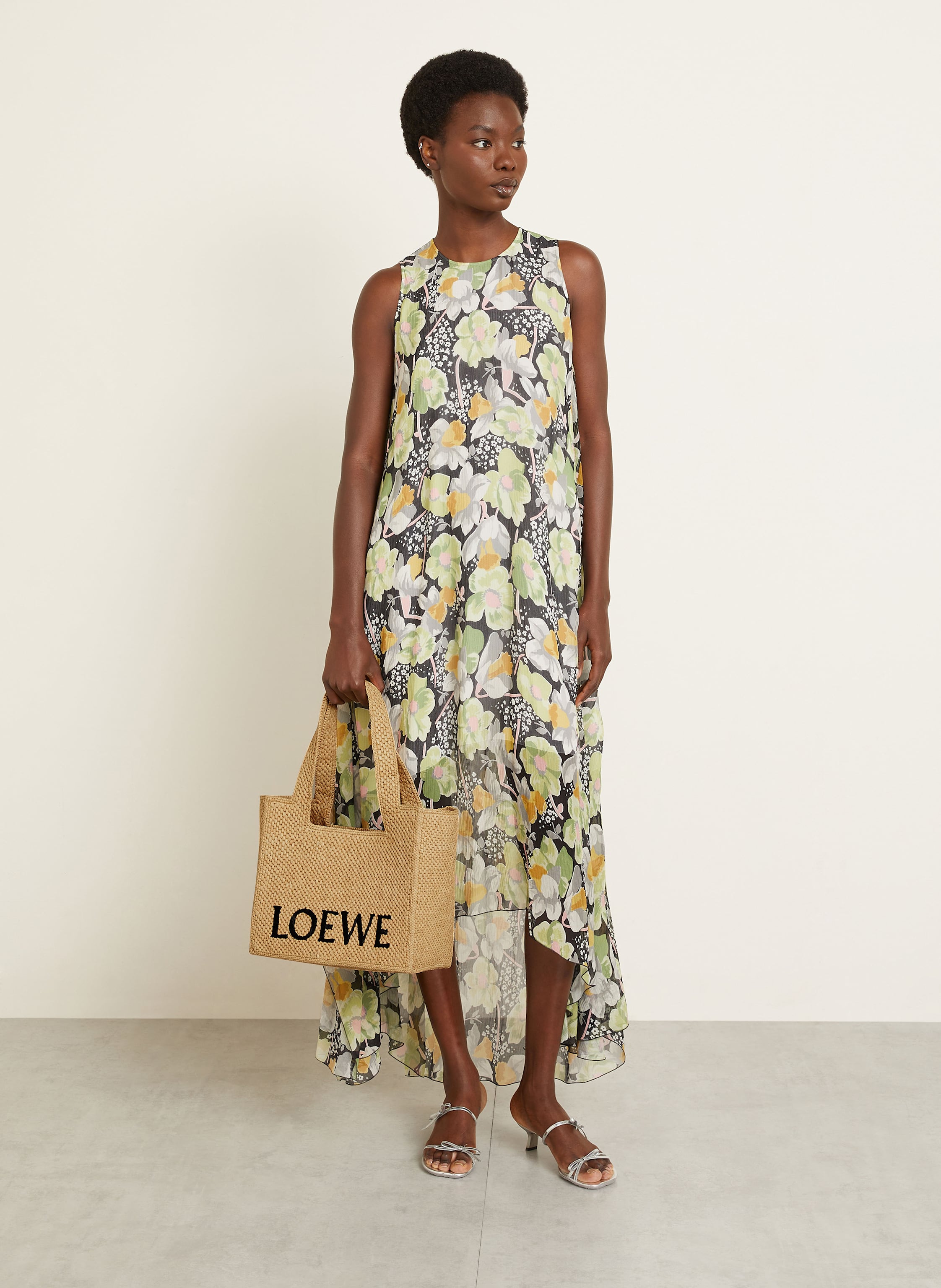 Thumbnail - Loewe Shopper Medium beige