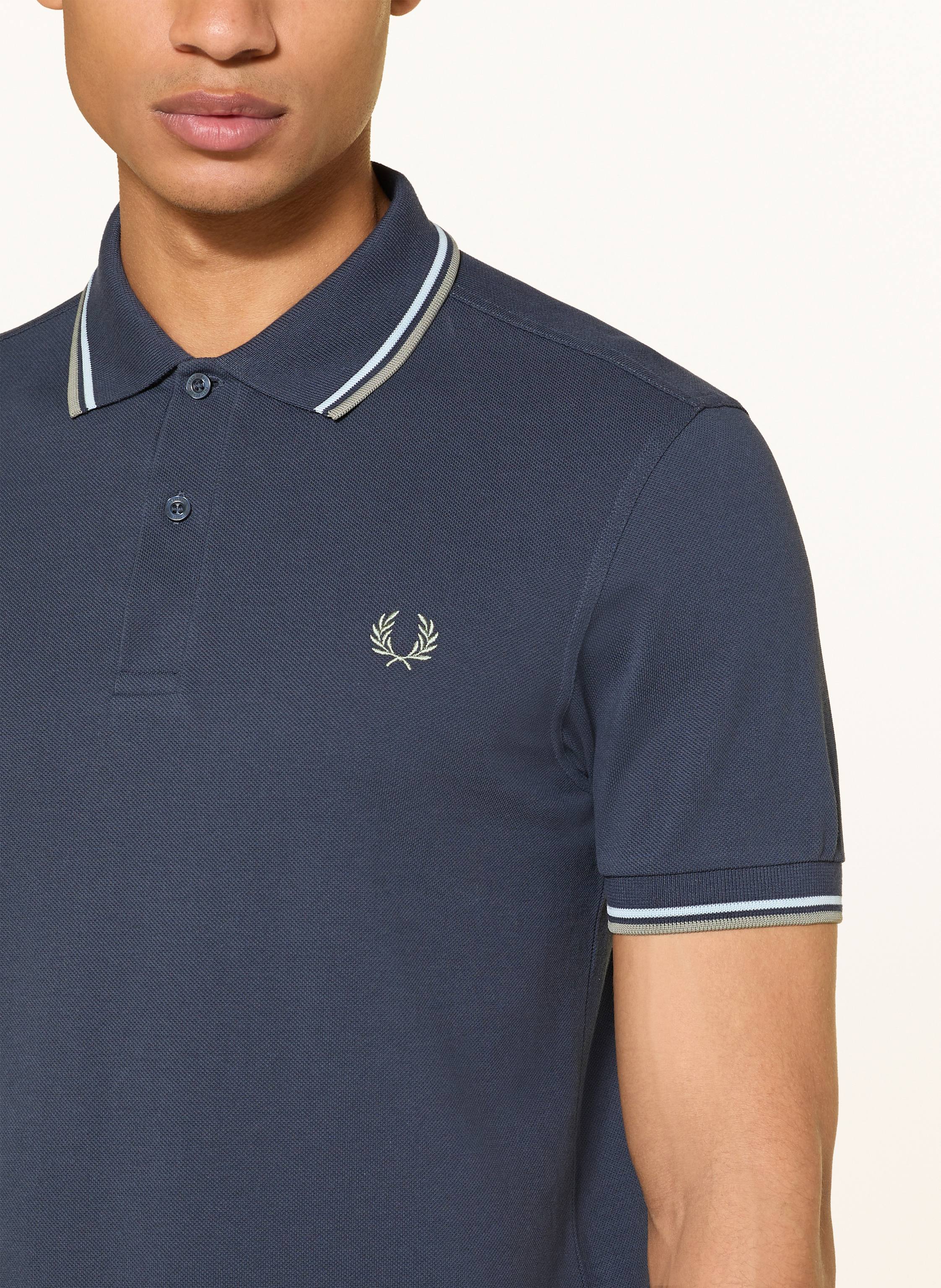 Thumbnail - Fred Perry Piqué-Poloshirt blau