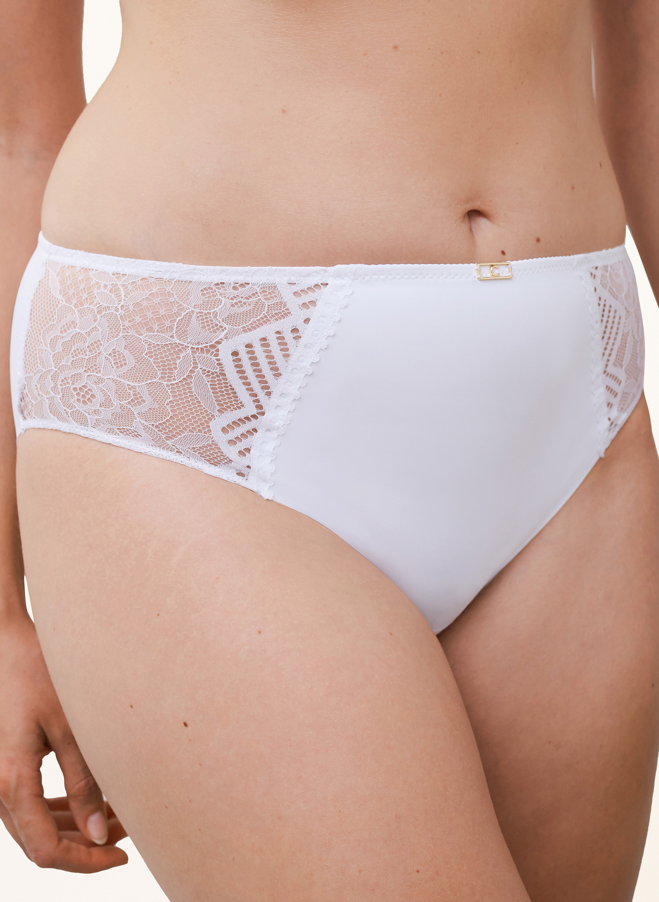 Thumbnail - Chantelle Taillenslip Origins weiss