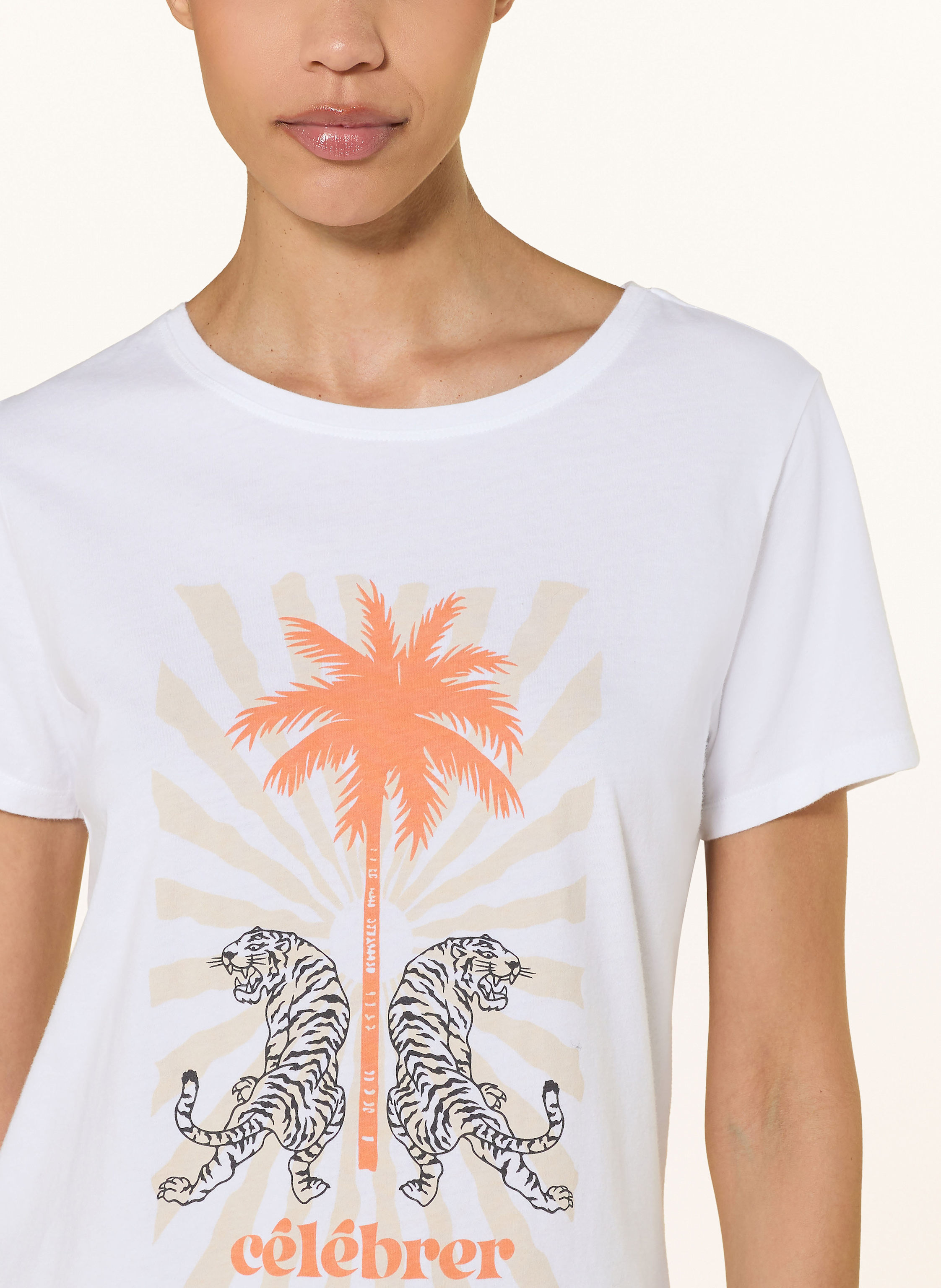 Thumbnail - Juvia T-Shirt Christina weiss