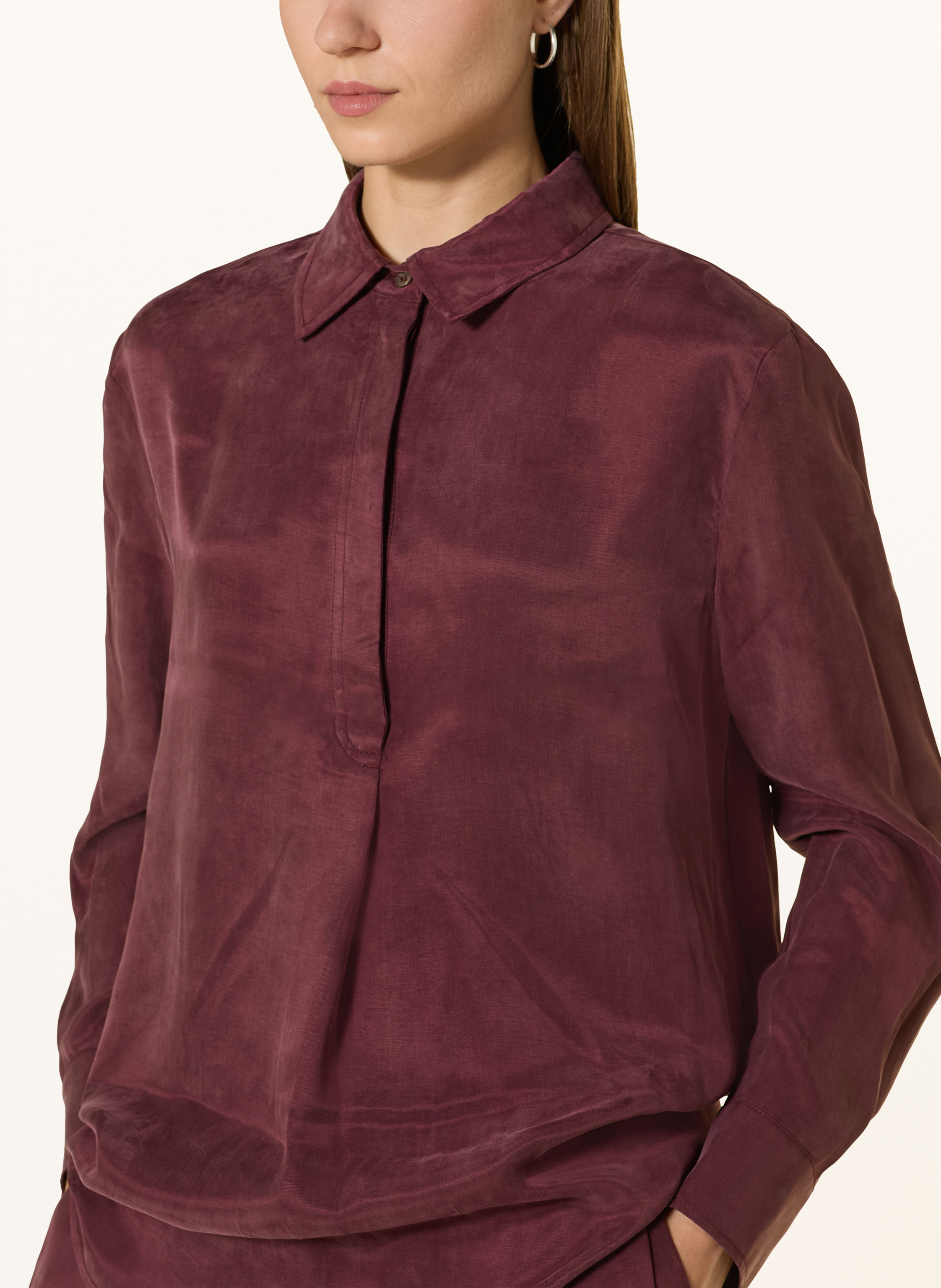 Thumbnail - More Blusenshirt rot